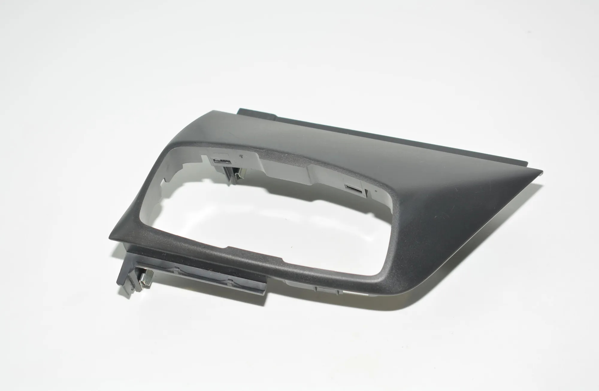 Headlight Switch Trim – OEM 9282943 · BMW i3 (I01) Hybrid 2016 – 2