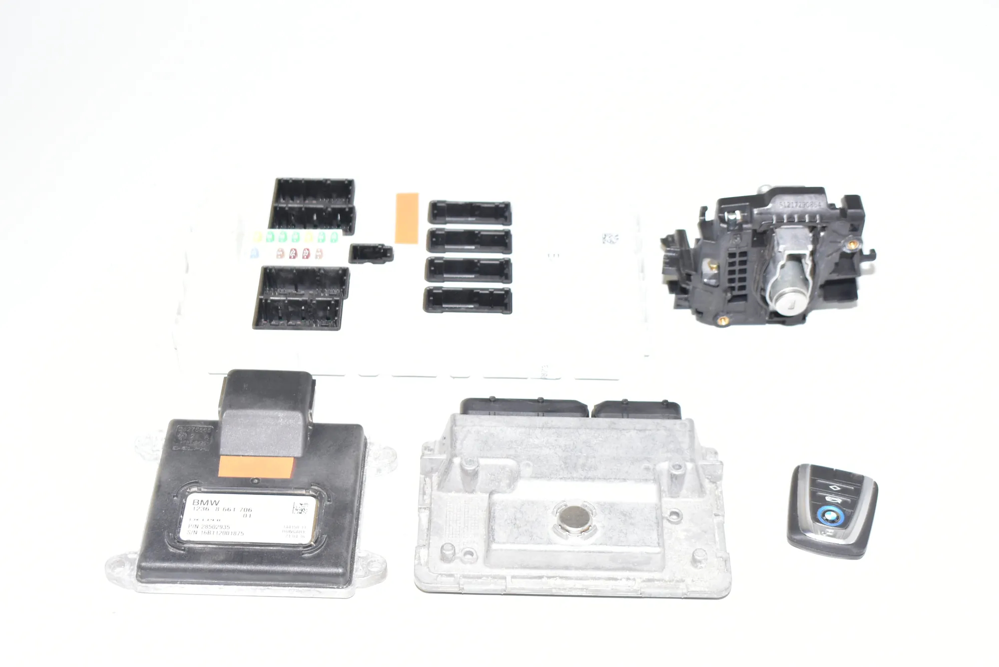 Engine Ignition ECU Set – OEM 8667093 · BMW i3 (I01) Hybrid 2016