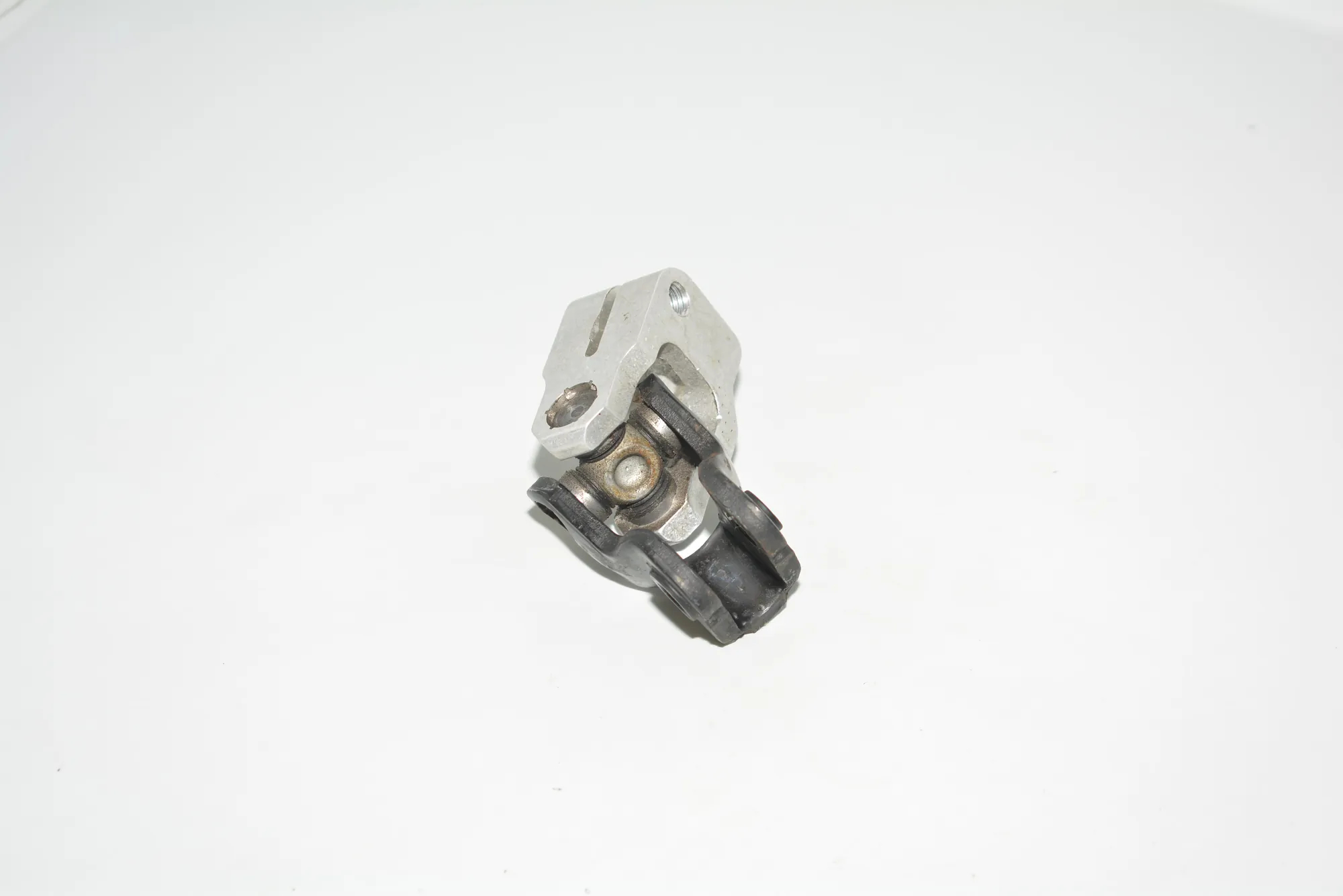 Steering Column Shaft Joint – OEM 6864587 · BMW i3 (I01) Hybrid 2016 – 4