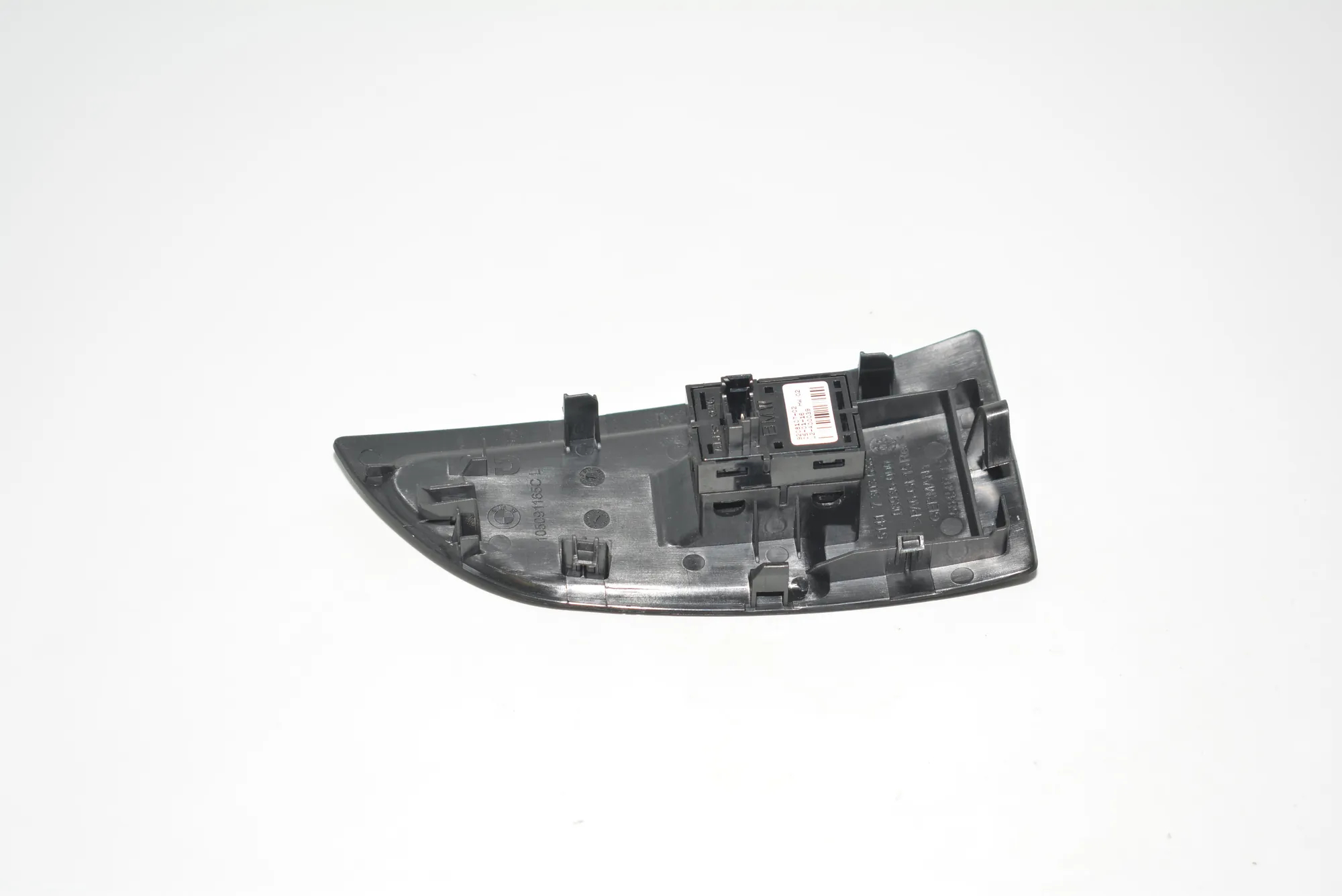 Front Left Door Window Switch – OEM 9208107 · BMW i3 (I01) Hybrid 2016 – 4