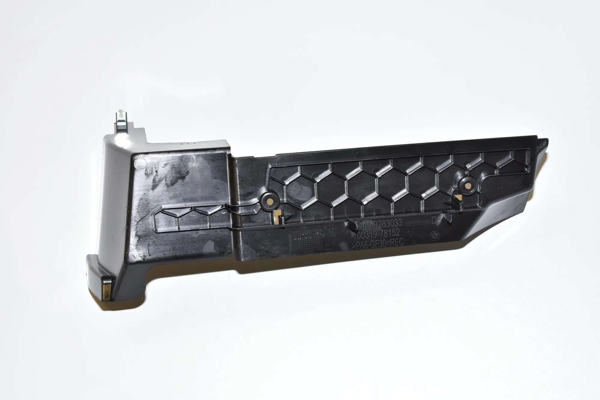 Dashboard Lower Trim – OEM 9283033 · BMW i3 (I01) Hybrid 2016 – 3