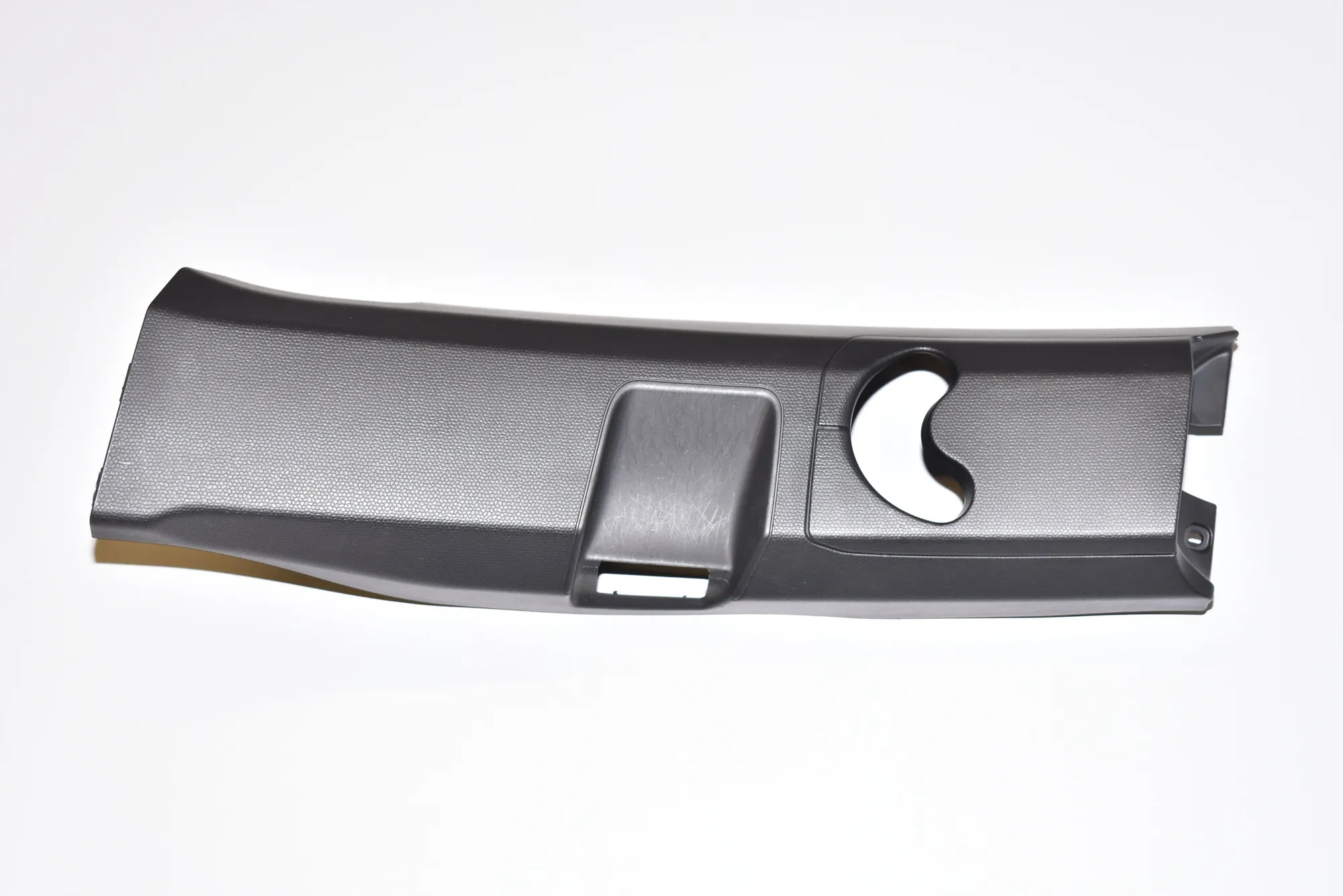 Left Side B Pillar Trim – OEM 7303705 · BMW i3 (I01) Hybrid 2016 – 3