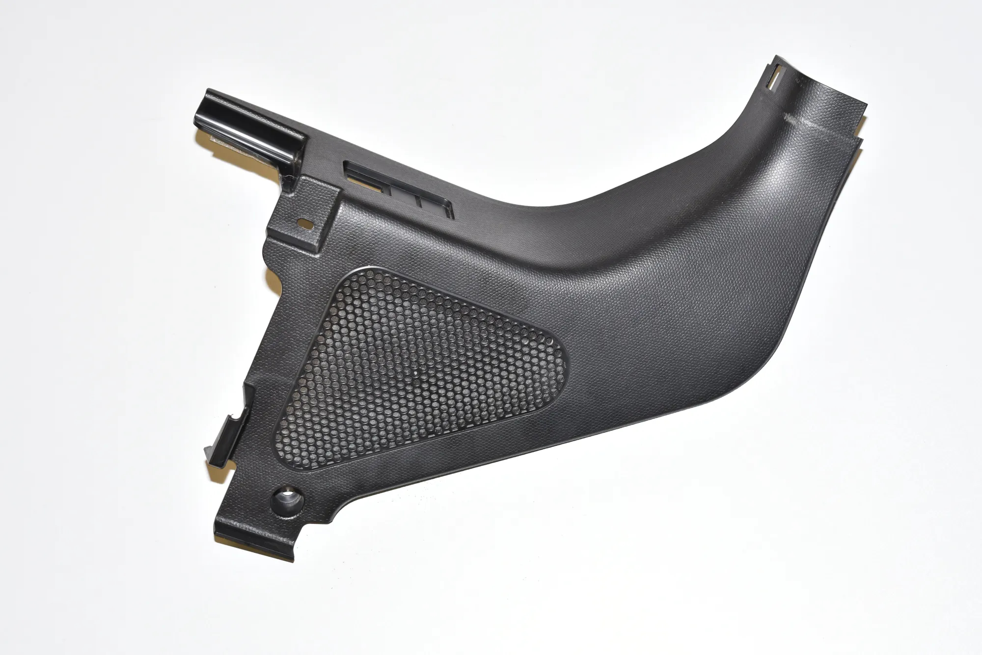 Front Right Interior Step Trim – OEM 7272420 · BMW i3 (I01) Hybrid 2016