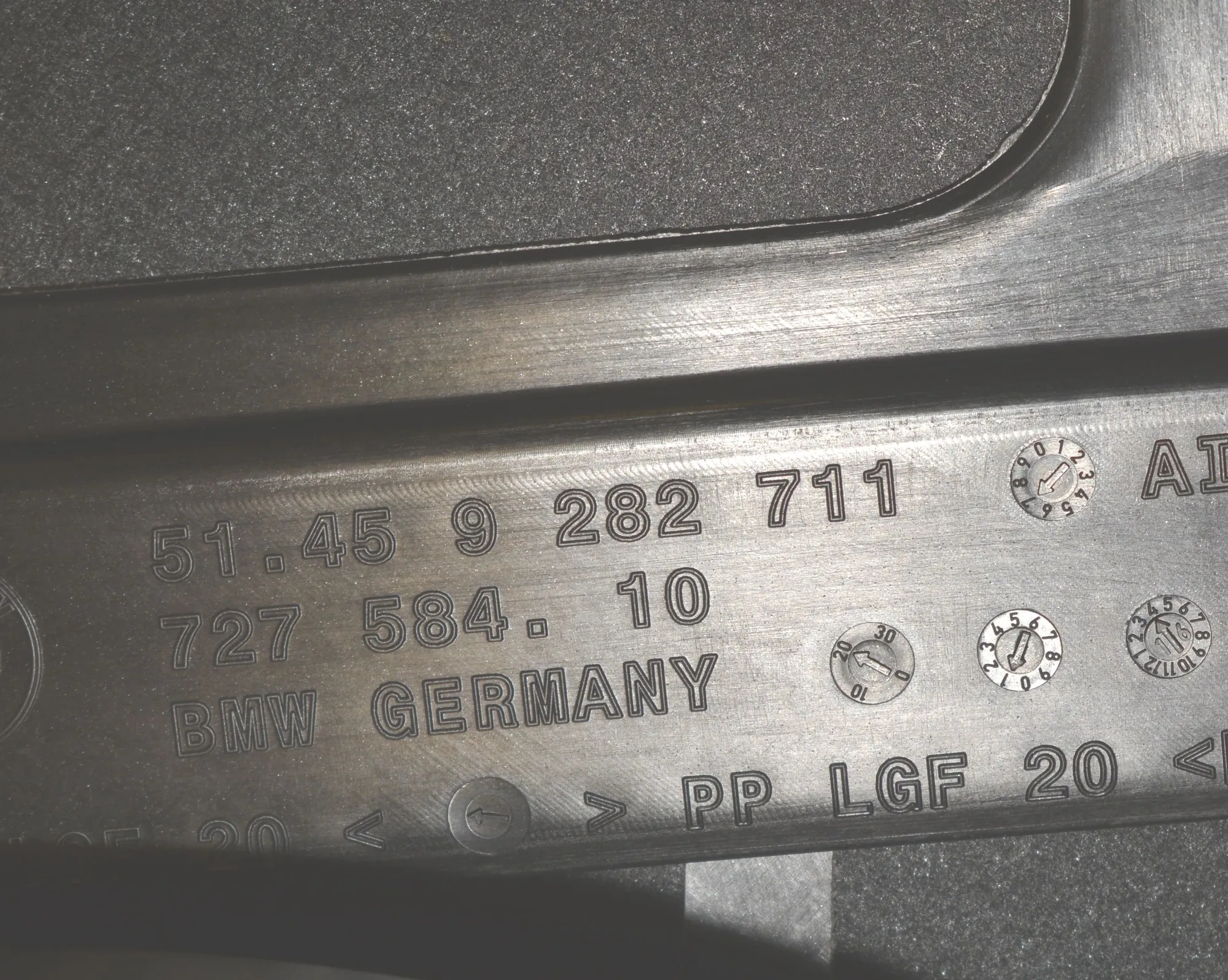Dashboard – OEM 4405328 · BMW i3 (I01) Hybrid 2016 – 8