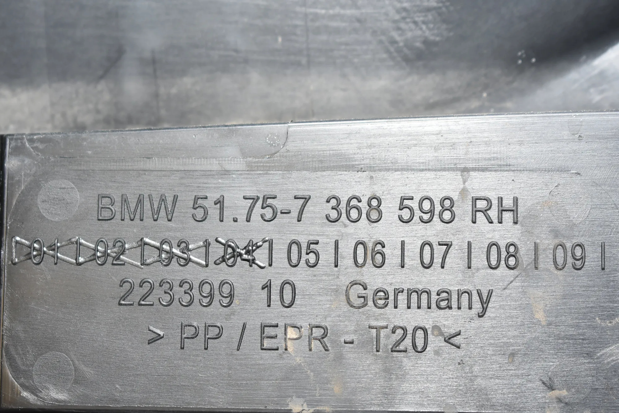 Right Side Sideskirt – OEM 7368598 · BMW i3 (I01) Hybrid 2016 – 7