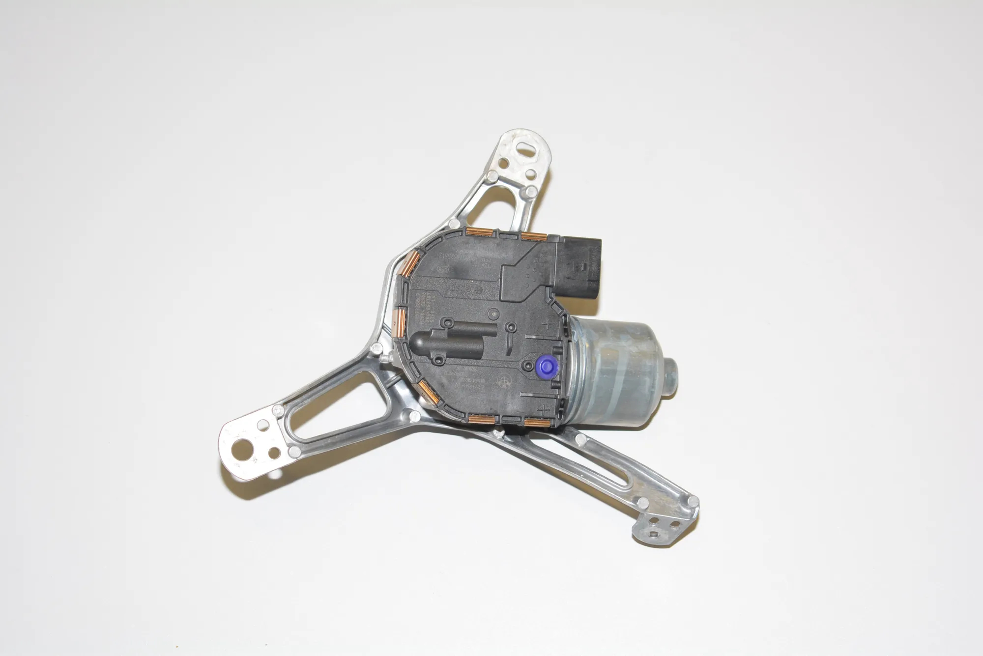 Front Windshield Wiper Mechanism – OEM 200573323312 · BMW i3 (I01) Electric 2020
