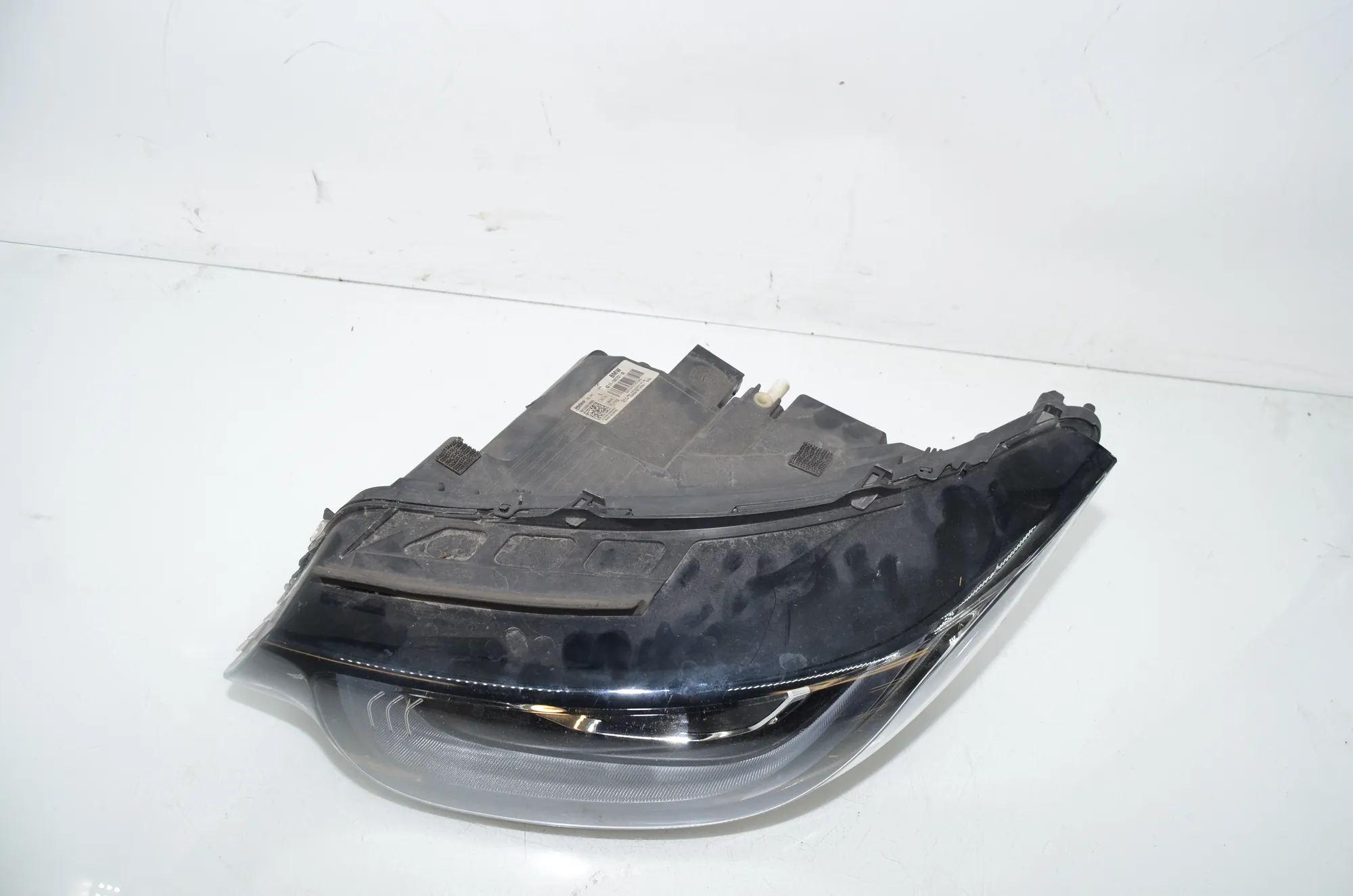 Front Left Headlight – OEM 7467757 · BMW i3 (I01) s Range Extender 2019 – 3