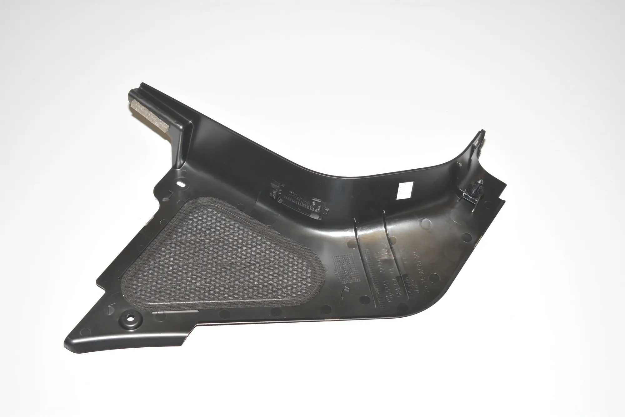 Front Left Interior Step Trim – OEM 7272419 · BMW i3 (I01) Electric 2020 – 4