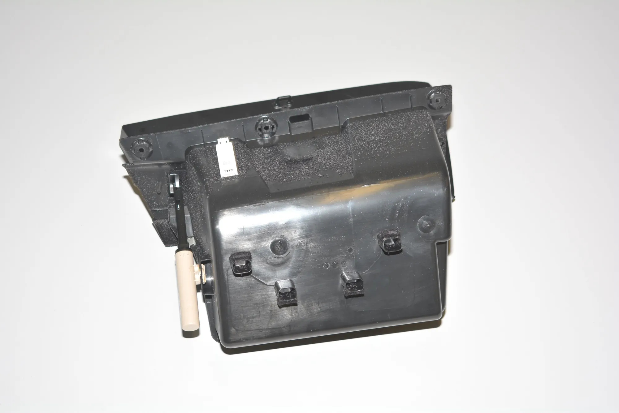 Glove Compartment – OEM 9283020 · BMW i3 (I01) Electric 2020 – 5