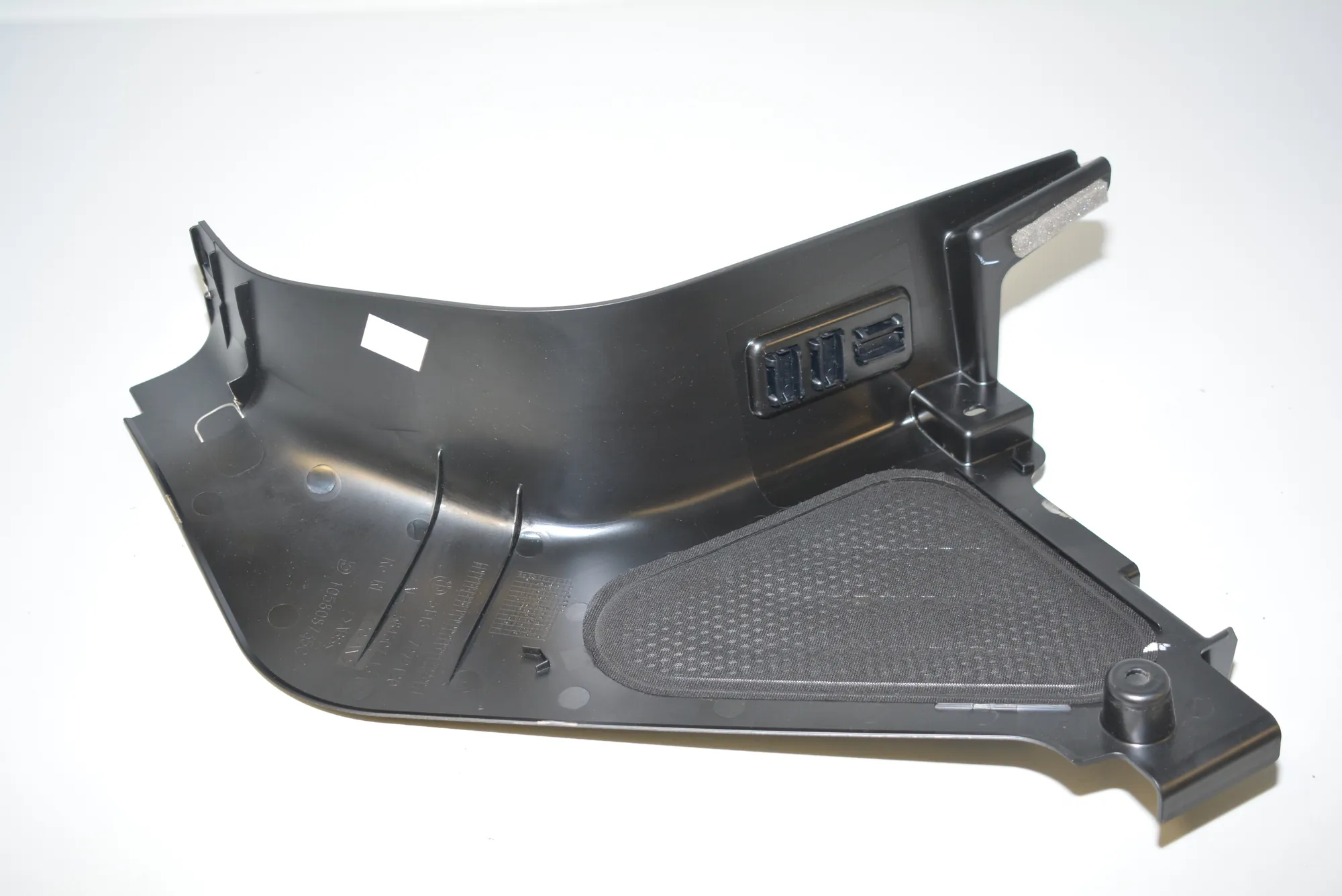 Front Right Interior Step Trim – OEM 7272420 · BMW i3 (I01) Electric 2020 – 3