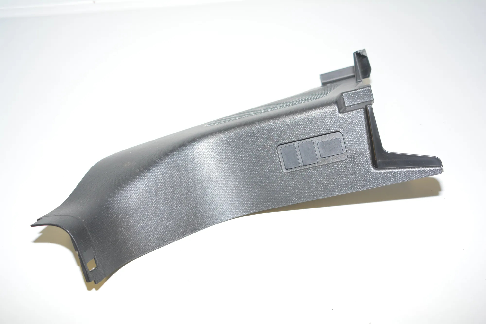 Front Right Interior Step Trim – OEM 7272420 · BMW i3 (I01) Electric 2020 – 2