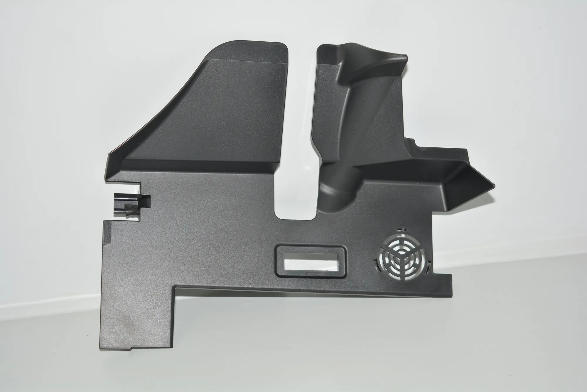 Dashboard Lower Trim – OEM 9283031 · BMW i3 (I01) Electric 2020 – 2