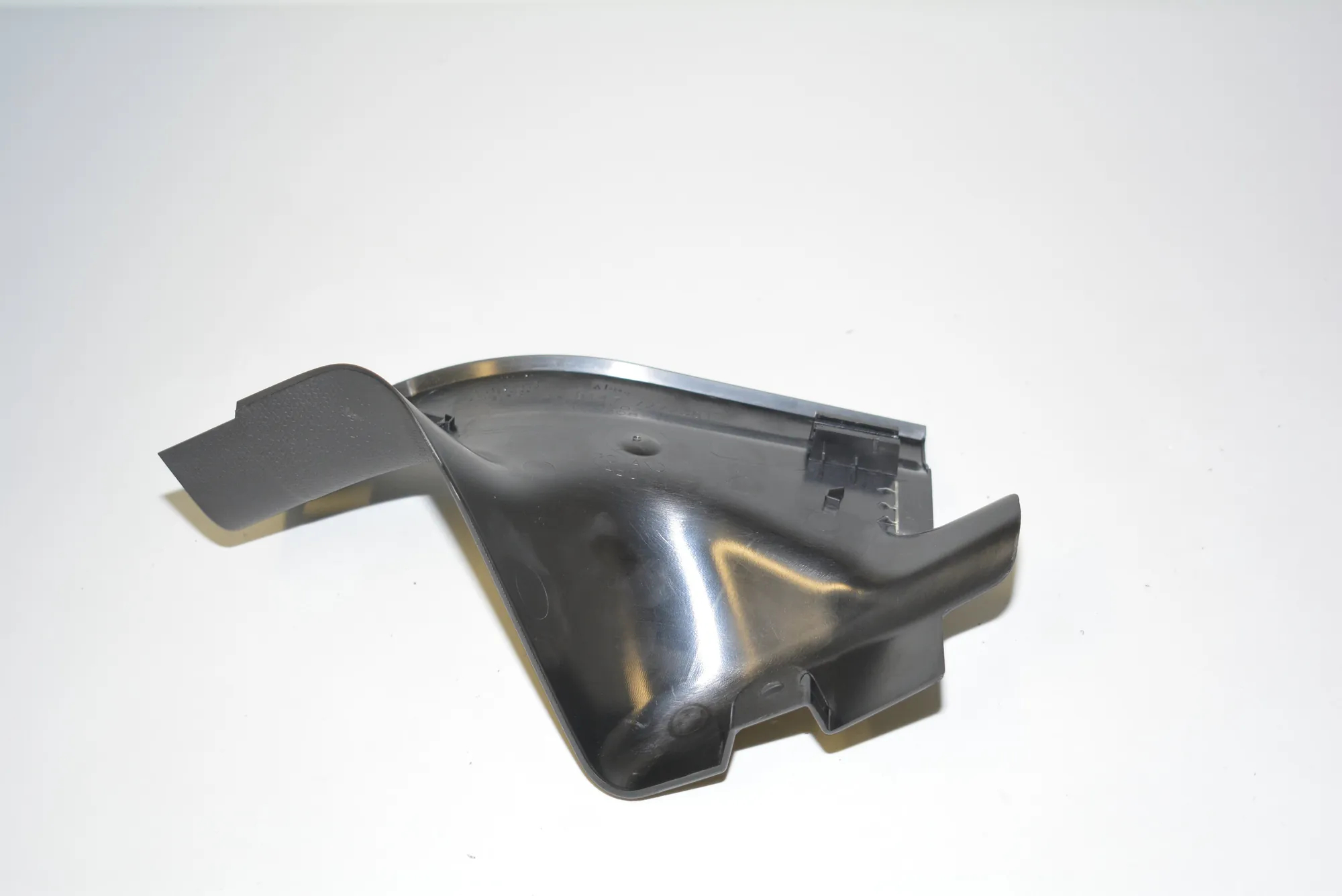 Rear Left Interior Step Trim – OEM 7272381 · BMW i3 (I01) Electric 2020 – 5