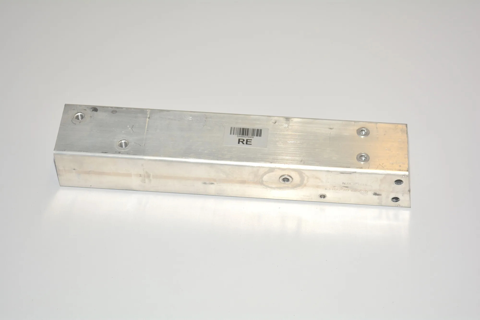 Rear Right Bumper Bracket – OEM 6852704 · BMW i3 (I01) Electric 2020