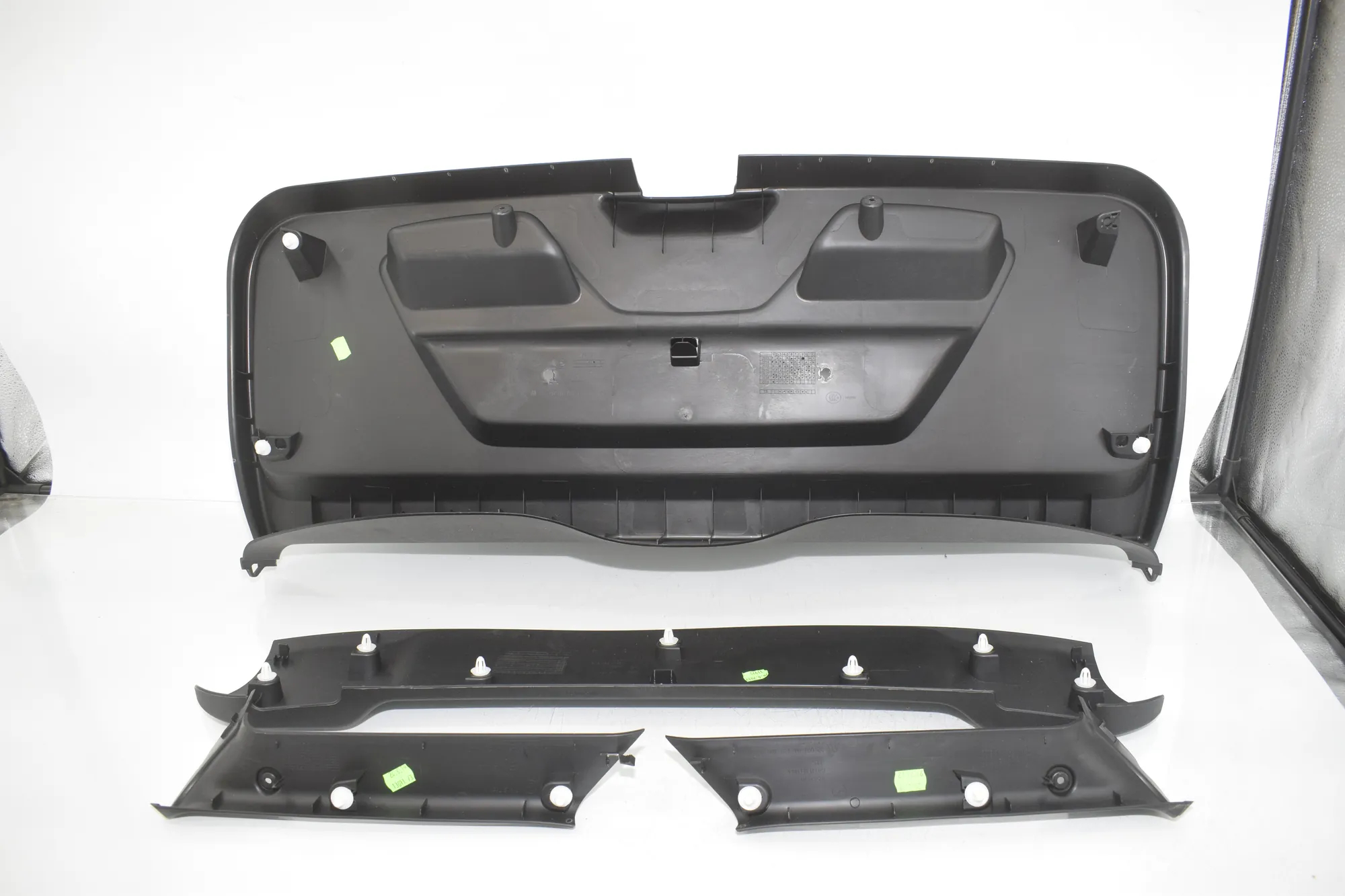 Tailgate Bootlid Cover Trim – OEM 7305089 · BMW i3 (I01) s Range Extender 2019 – 4