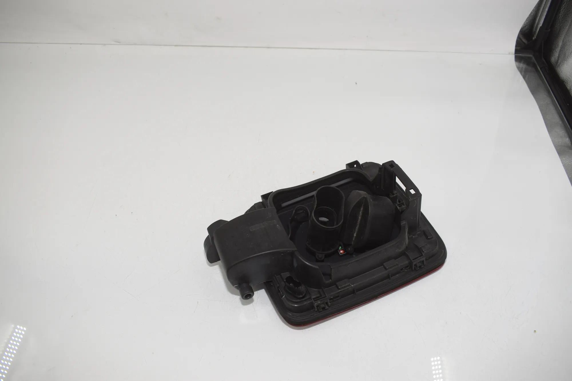 Fuel Tank Flap Cap – OEM 7335767 · BMW i3 (I01) s Range Extender 2019 – 5