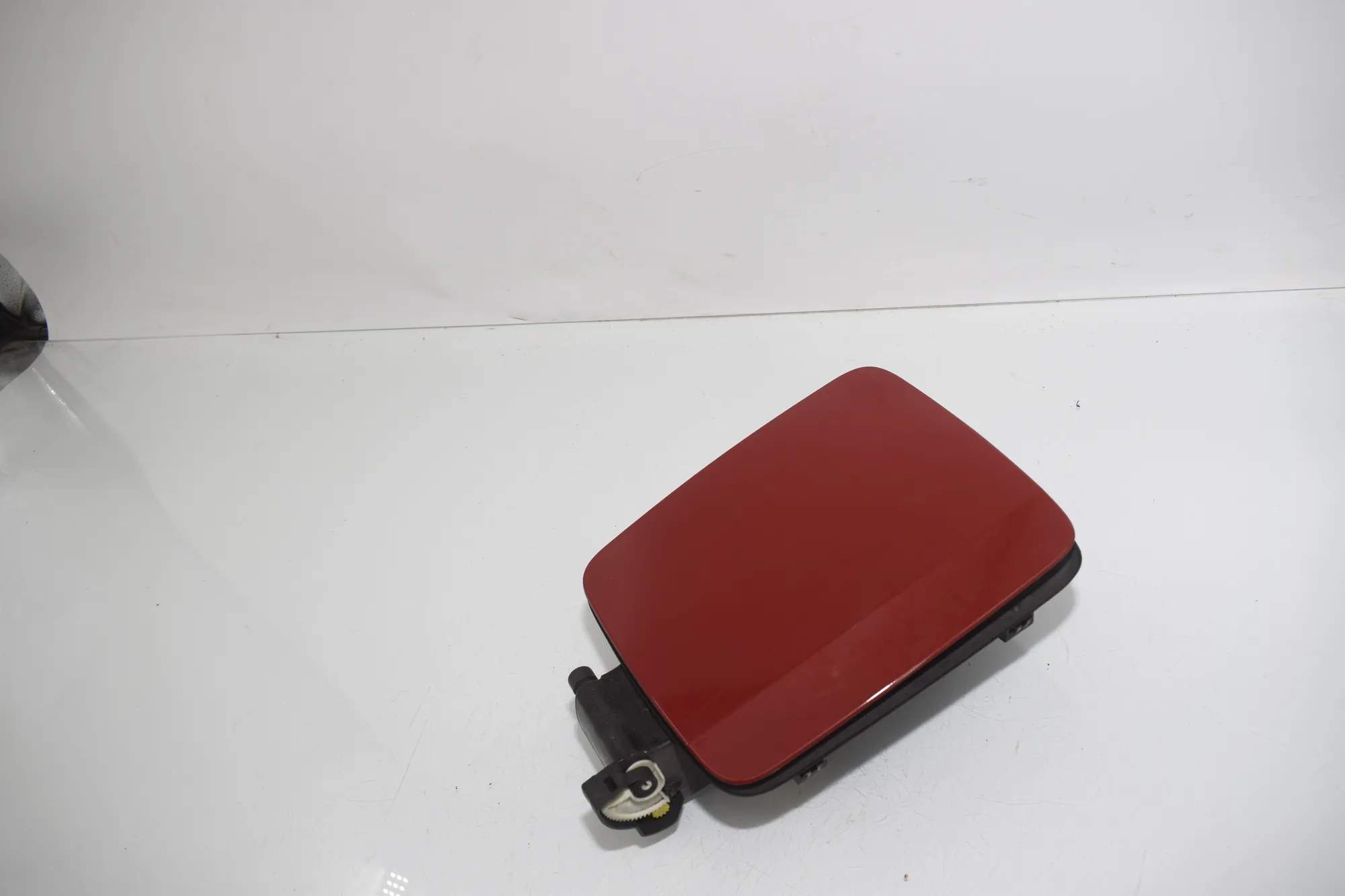 Fuel Tank Flap Cap – OEM 7335767 · BMW i3 (I01) s Range Extender 2019 – 4