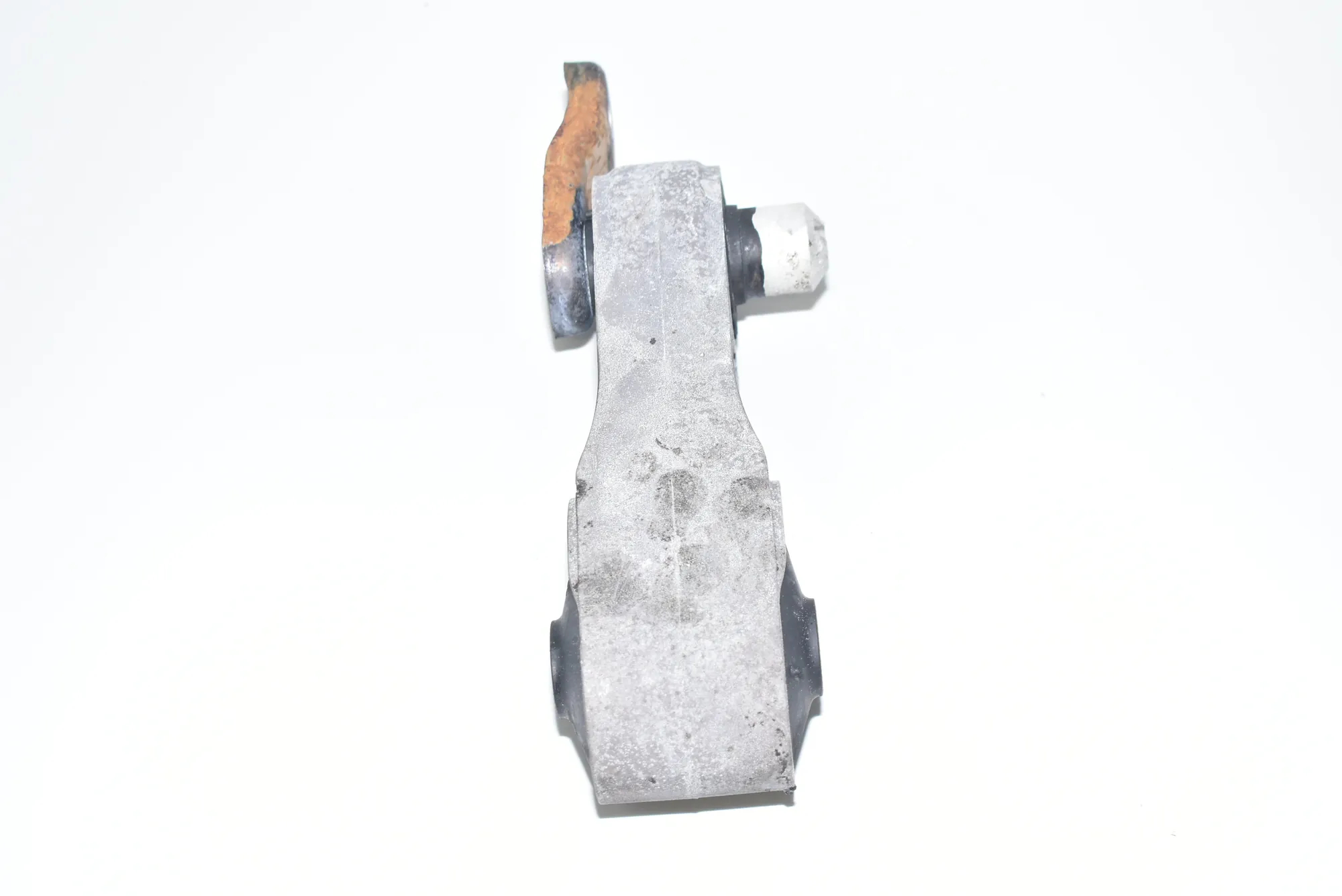 Gearbox Mount – OEM 6793362 · BMW i3 (I01) Hybrid 2018 – 2