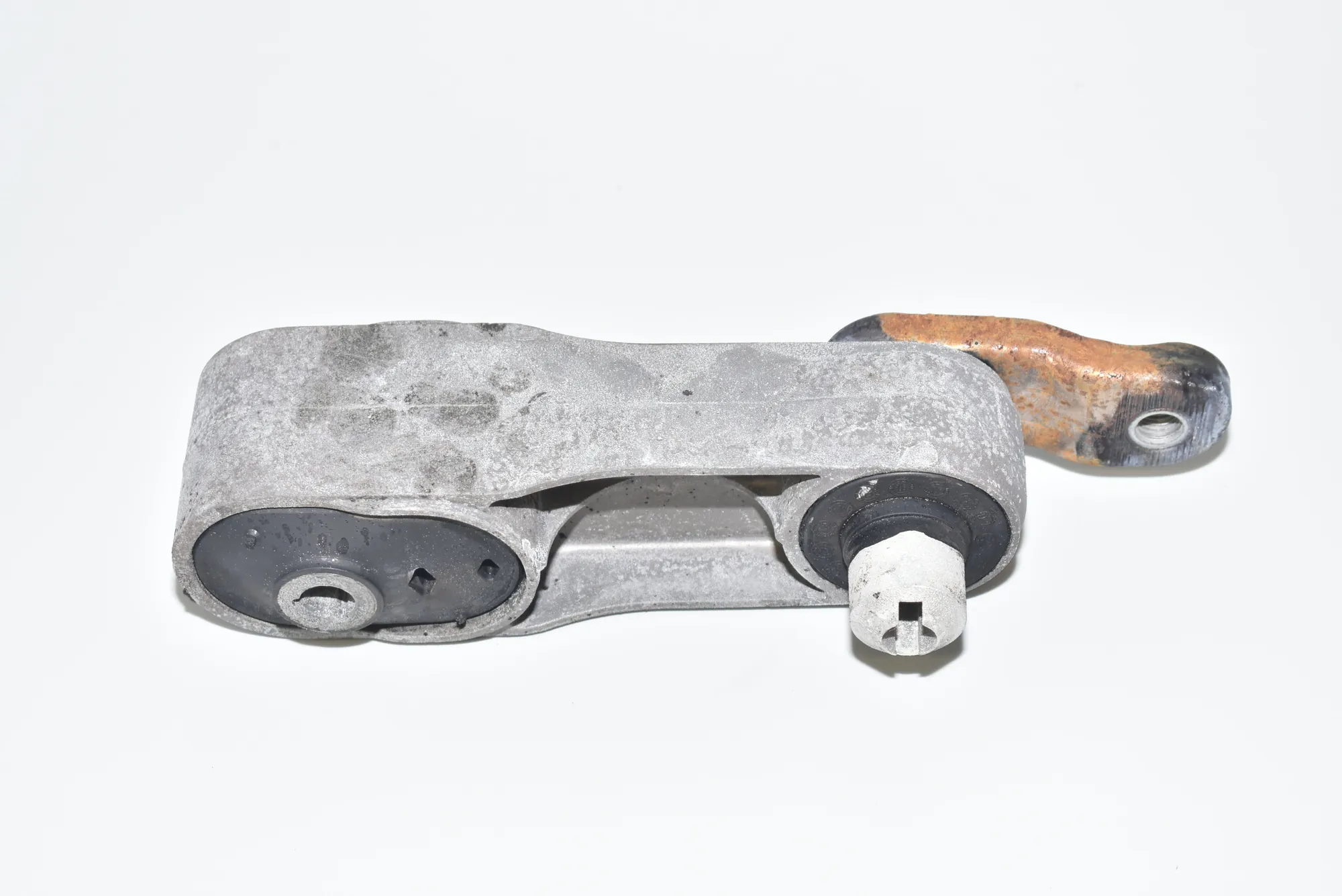 Gearbox Mount – OEM 6793362 · BMW i3 (I01) Hybrid 2018