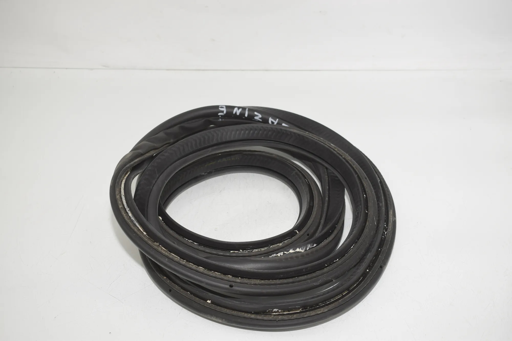 Tailgate Rubber Seal – OEM 7439016 · BMW i3 (I01) s Range Extender 2019 – 4