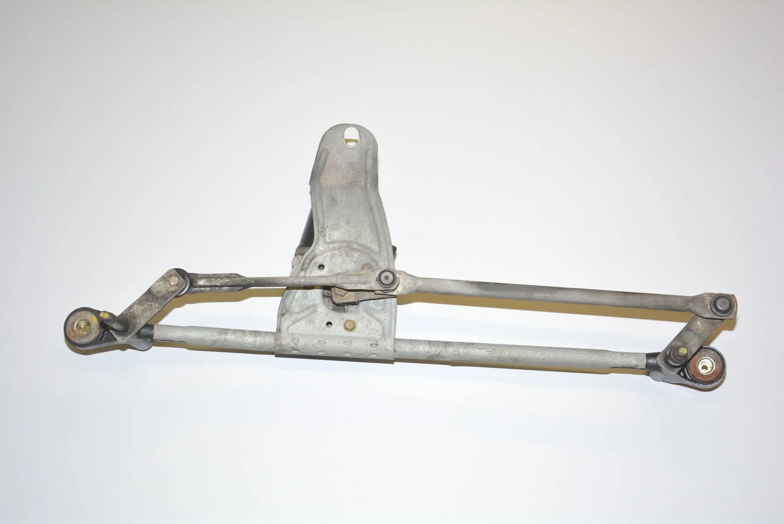 Front Windshield Wiper Mechanism – OEM 6913007 · BMW X5 (E53) 4.4 i 2004 – 3