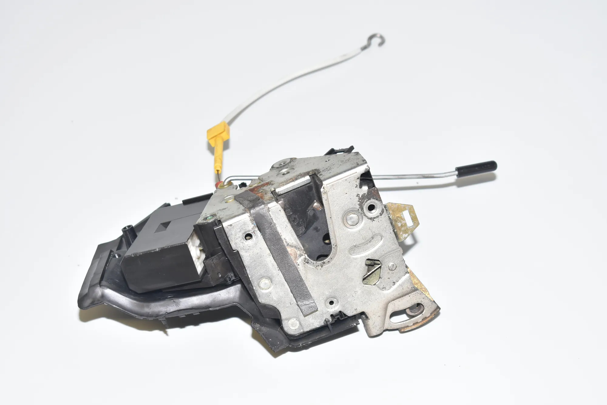 Front Left Door Lock – OEM 8352165 · BMW 5 Touring (E39) 530 d 1999 – 4