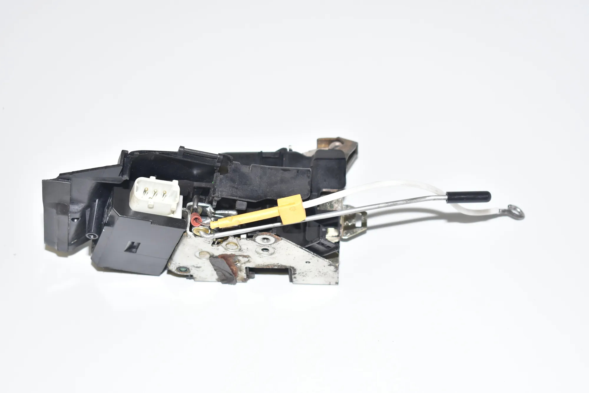 Front Left Door Lock – OEM 8352165 · BMW 5 Touring (E39) 530 d 1999 – 3