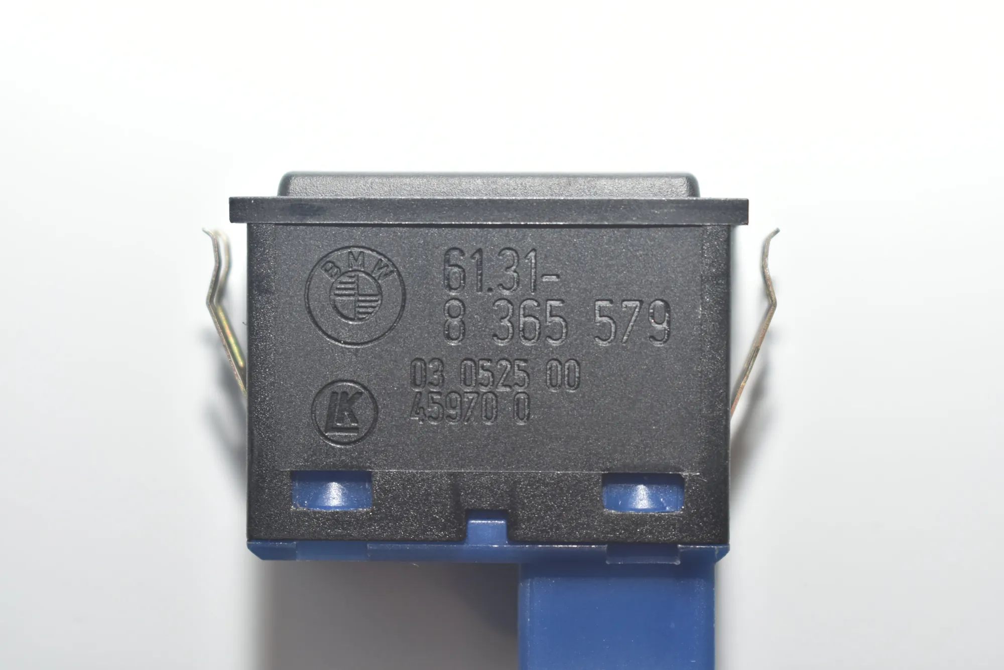 Tailgate Open Switch – OEM 8365579 · BMW 5 Touring (E39) 530 d 1999 – 5