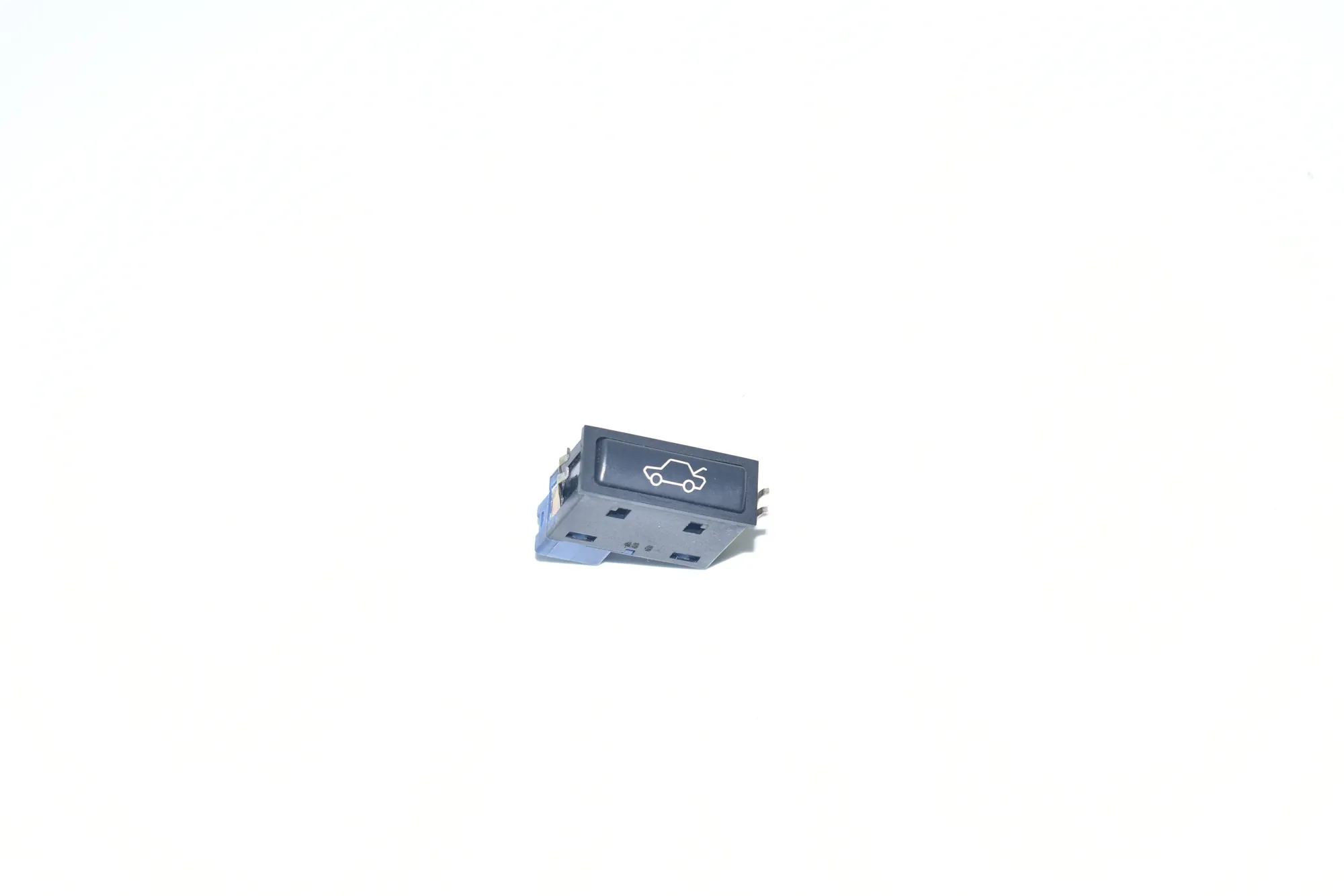 Tailgate Open Switch – OEM 8365579 · BMW 5 Touring (E39) 530 d 1999 – 4