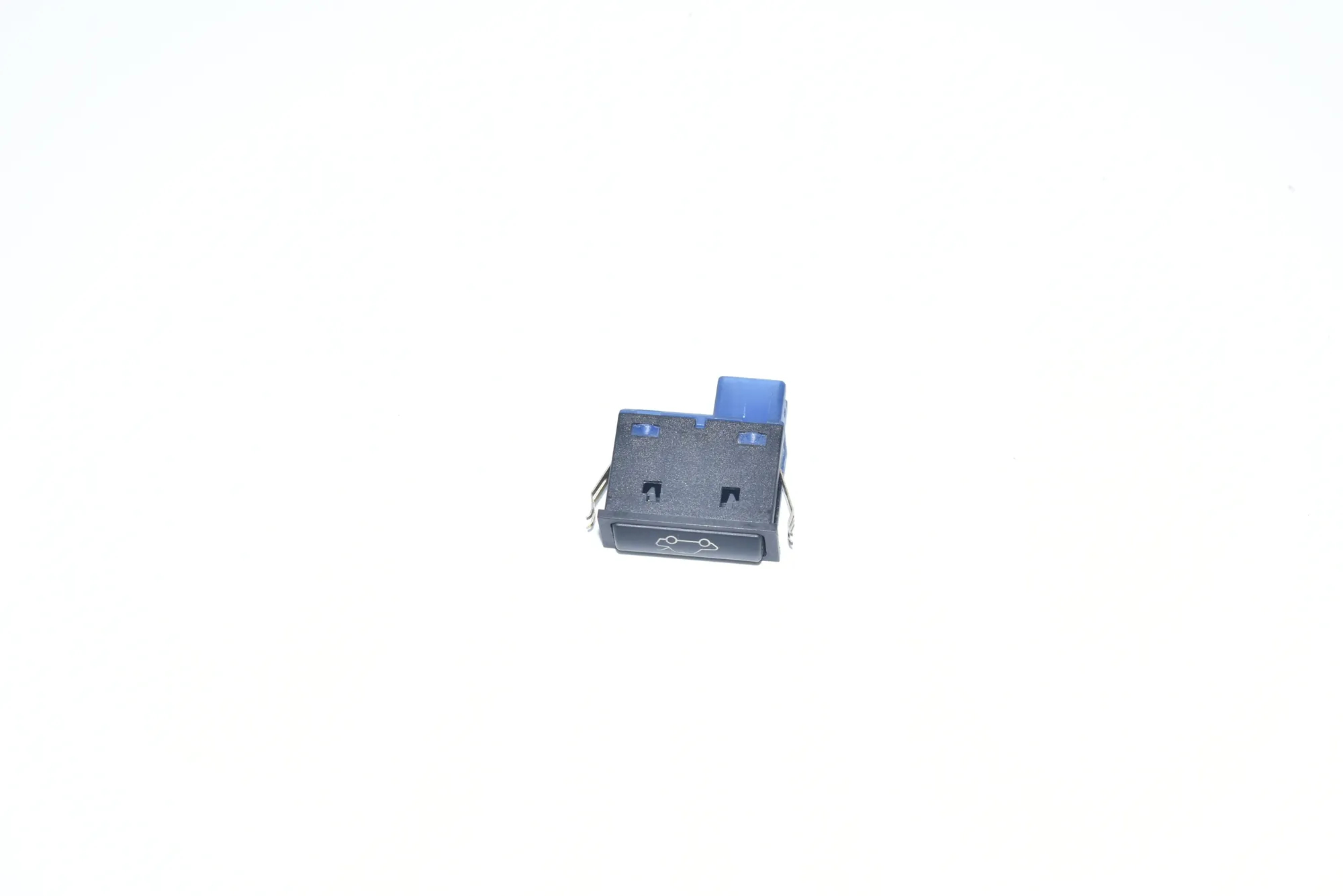 Tailgate Open Switch – OEM 8365579 · BMW 5 Touring (E39) 530 d 1999 – 2