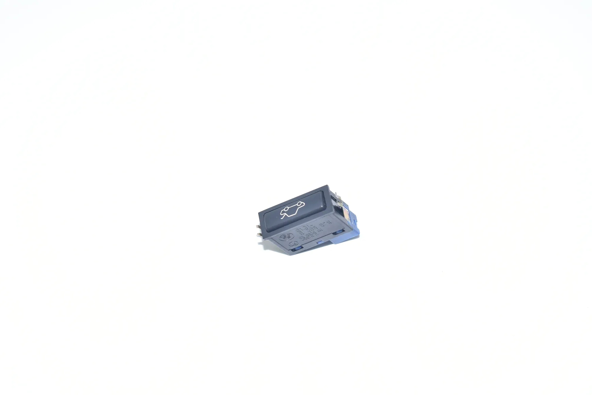 Tailgate Open Switch – OEM 8365579 · BMW 5 Touring (E39) 530 d 1999 – 3
