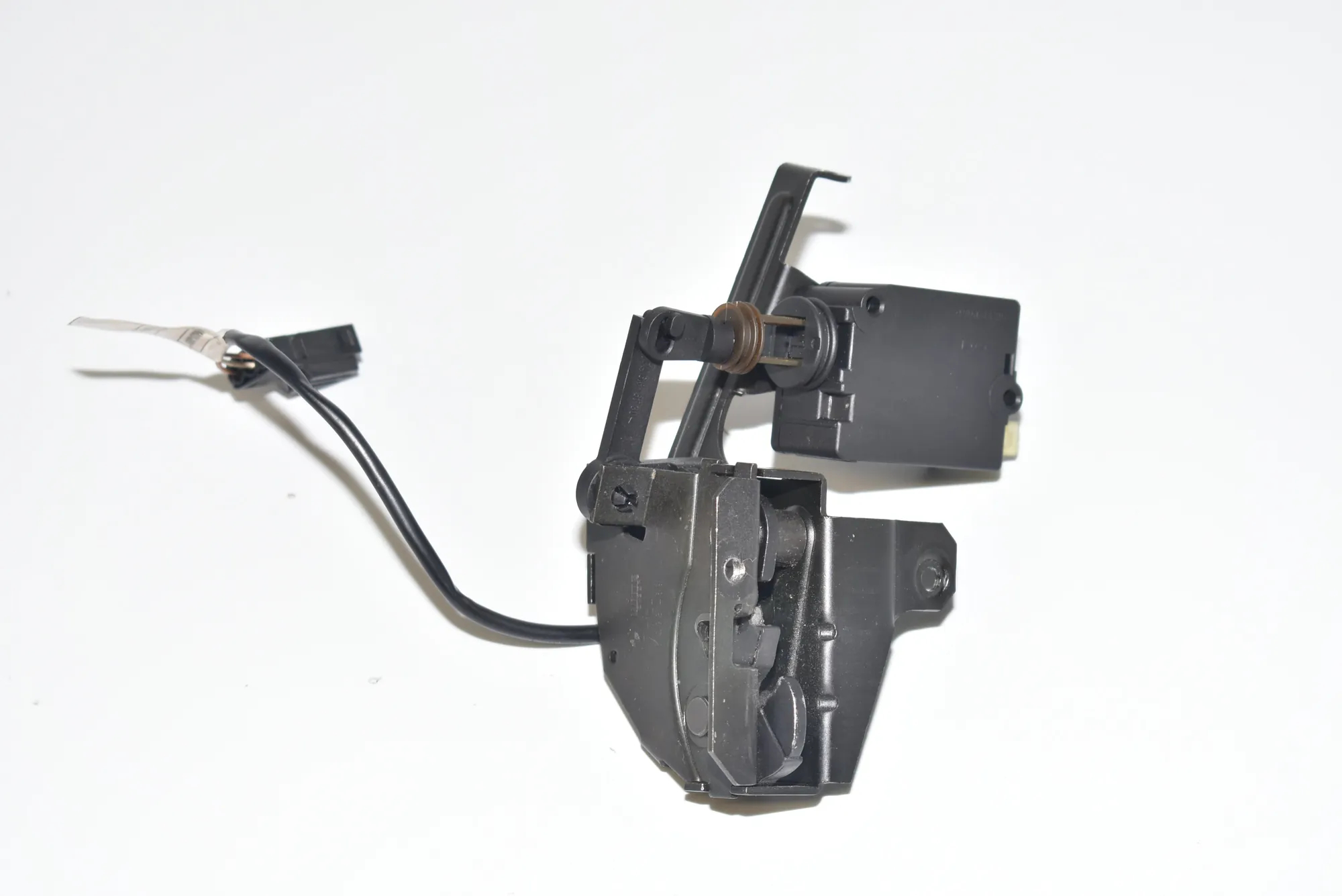 Tailgate Boot Lock – OEM 8384069 · BMW 5 Touring (E39) 530 d 1999 – 3