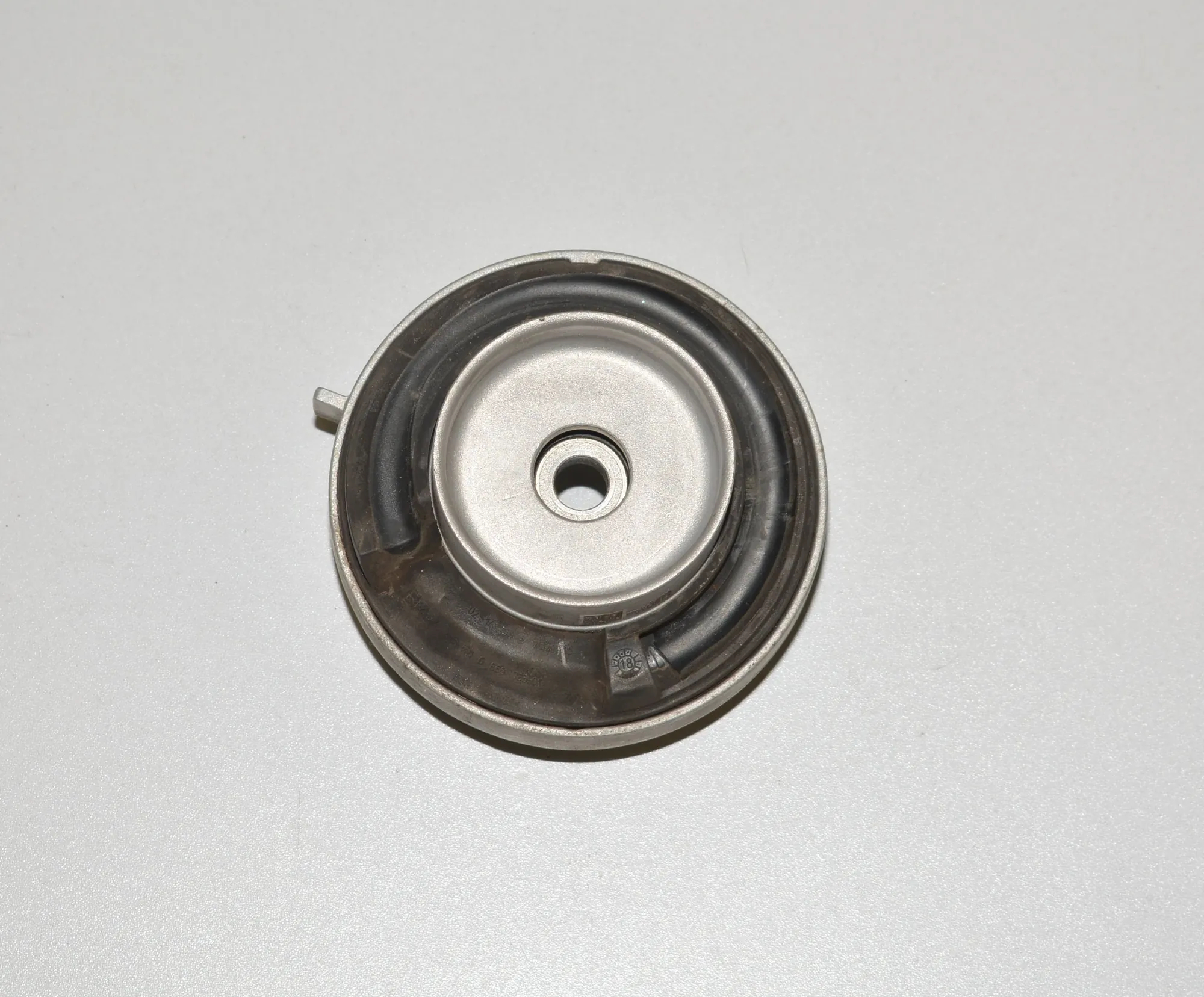 Rear Left Shock Absorber Bracket – OEM 7856963 · BMW 5 (G30) BMW 5 (G30) 2019 – 4