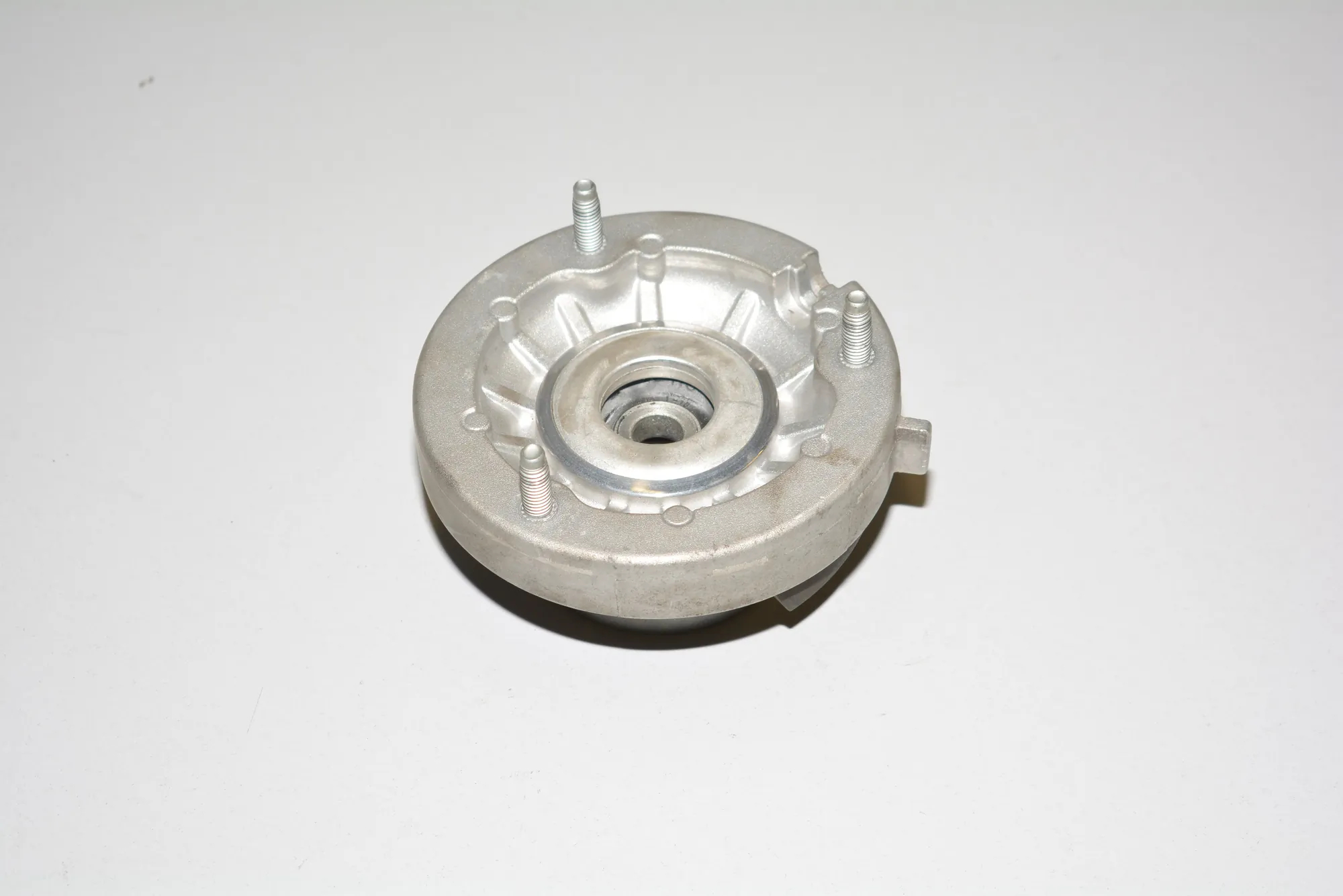 Rear Left Shock Absorber Bracket – OEM 7856963 · BMW 5 (G30) BMW 5 (G30) 2019