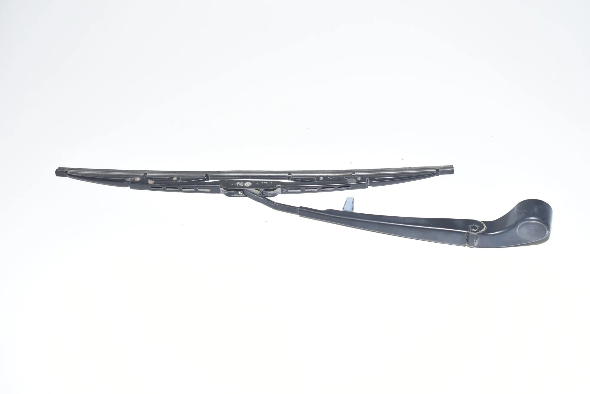 Tailgate Window Wiper Arm – OEM 7068076 · BMW X5 (E53) 4.6 is 2002 – 2