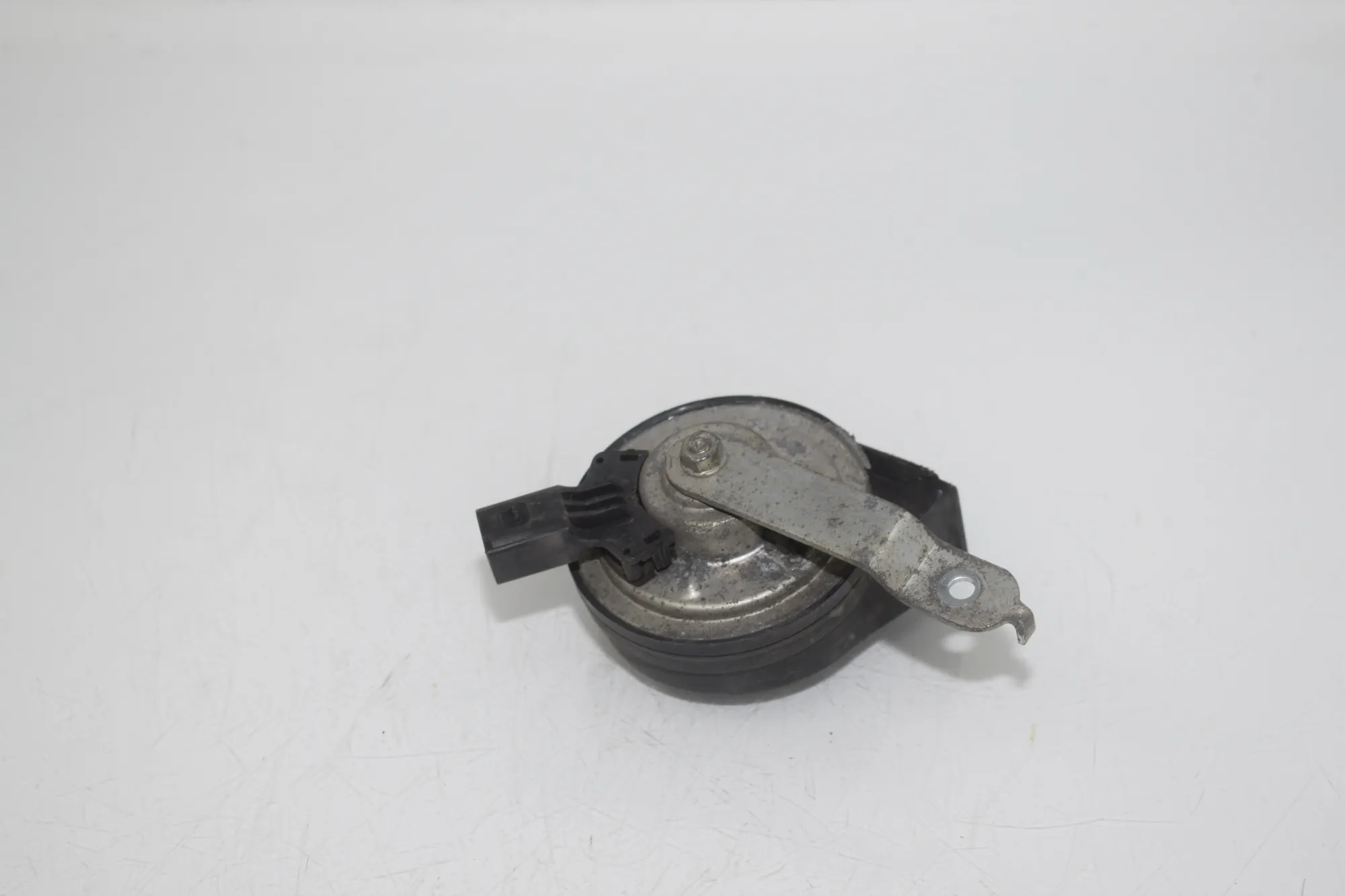 Horn Signal – OEM 8497395 · BMW i3 (I01) s Range Extender 2019
