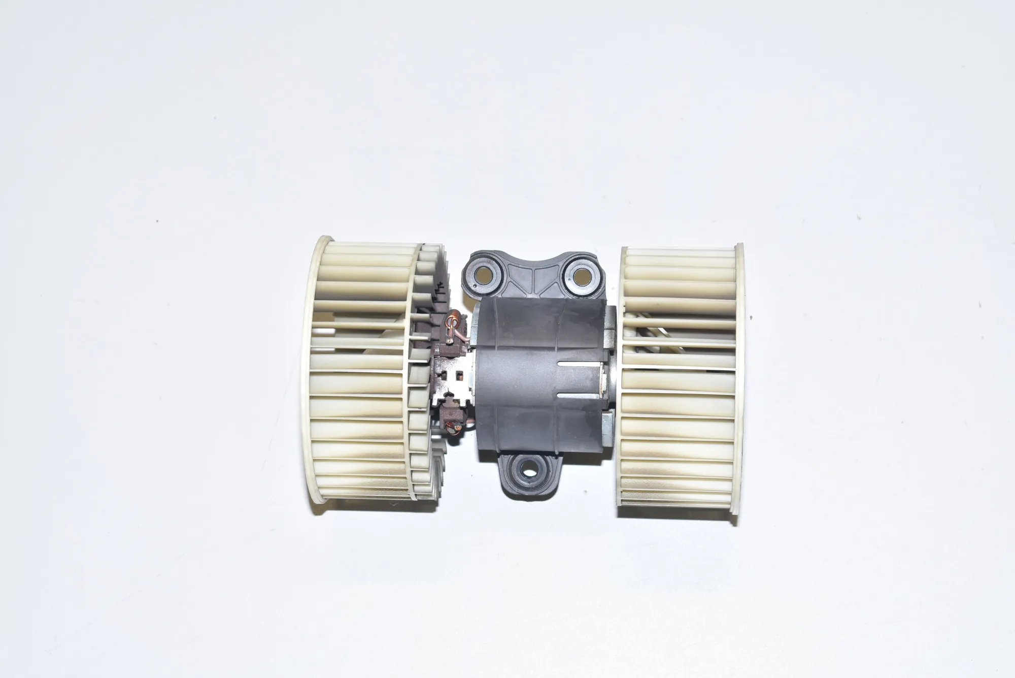 Heater Blower Fan – OEM 8385558 · BMW X5 (E53) 4.6 is 2002 – 2