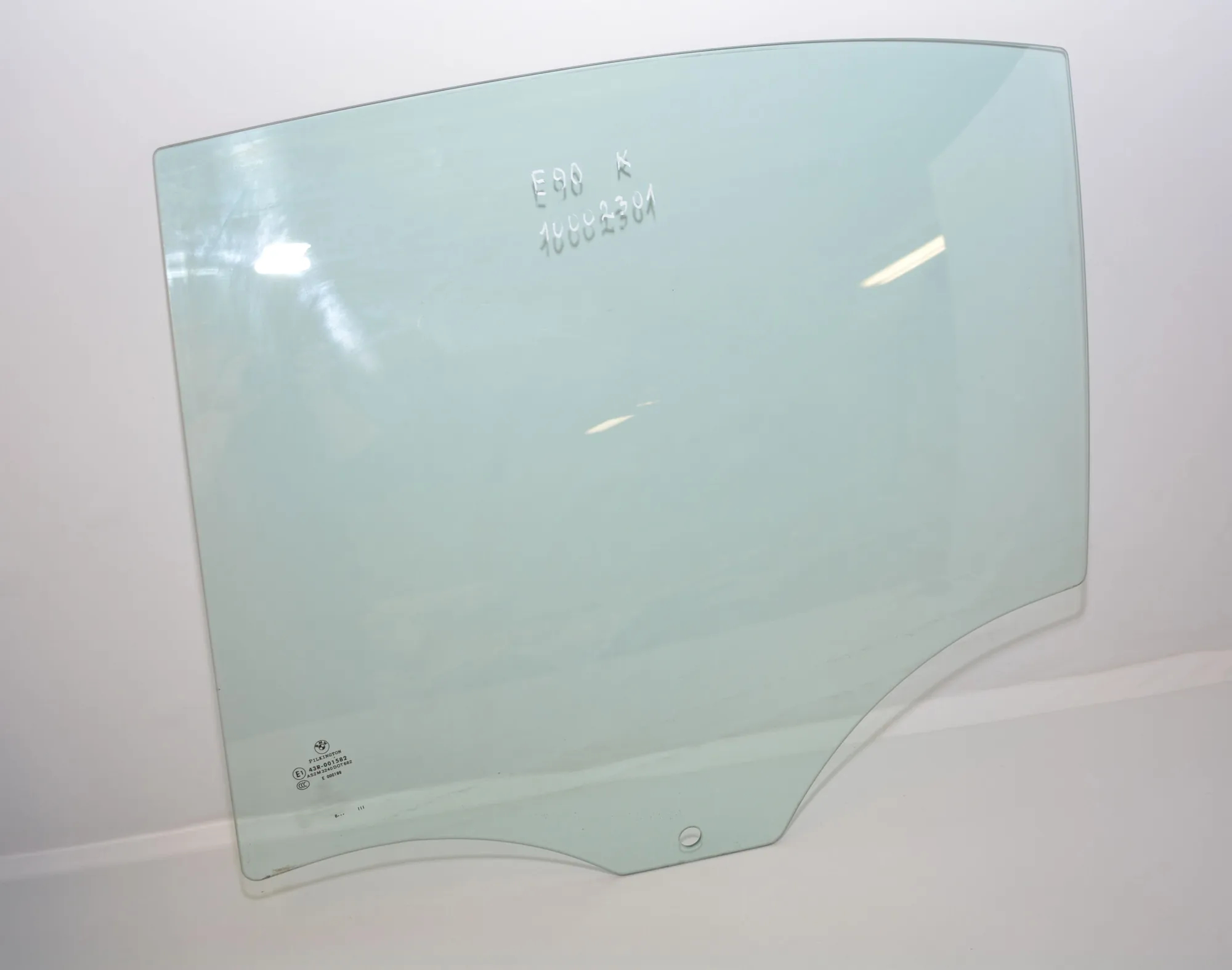 Rear Left Door Window · BMW 3 (E90) 330 d 2009