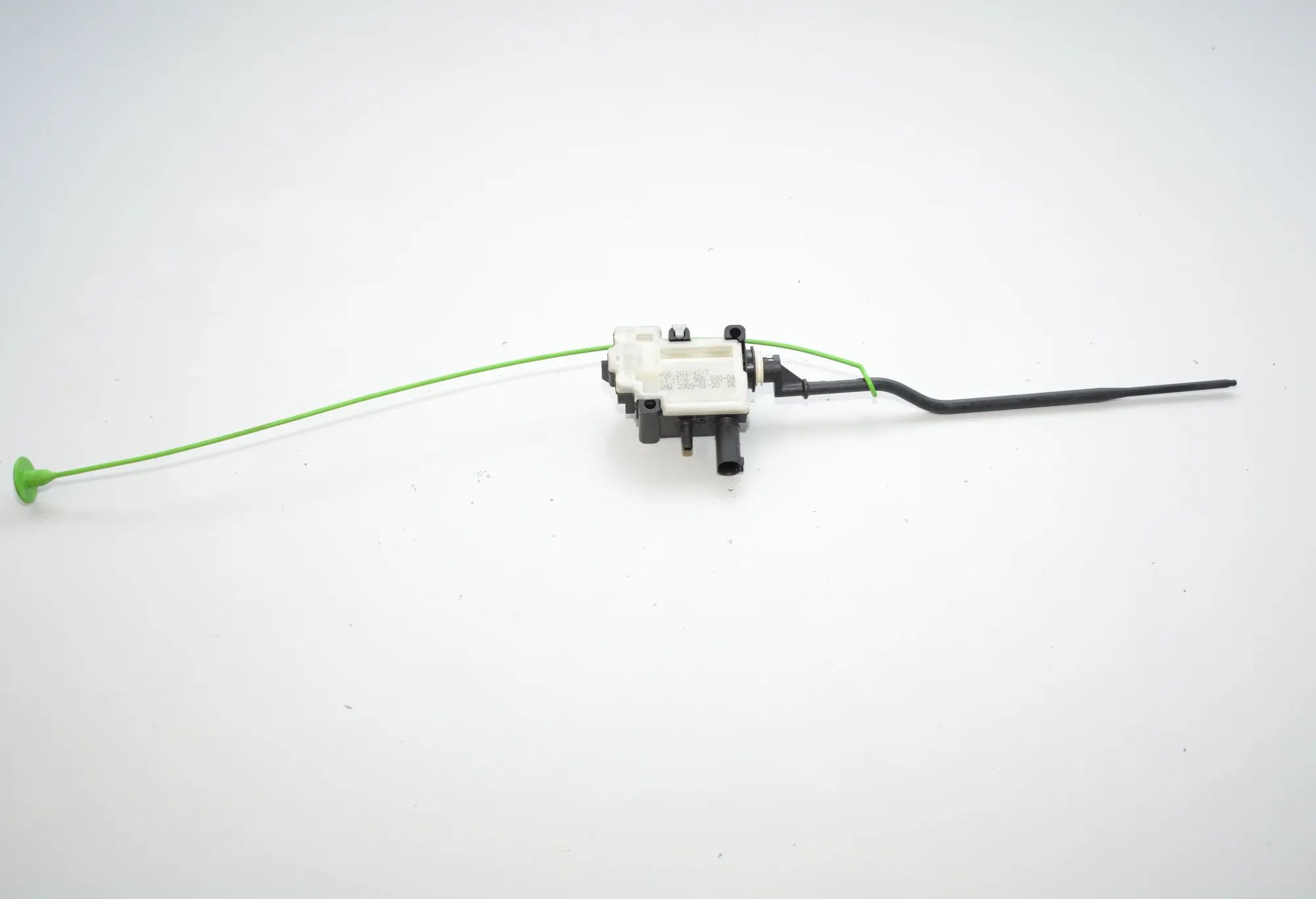 Fuel Tank Cover Lock – OEM 6985880 · BMW 3 (E90) 330 d 2009 – 3