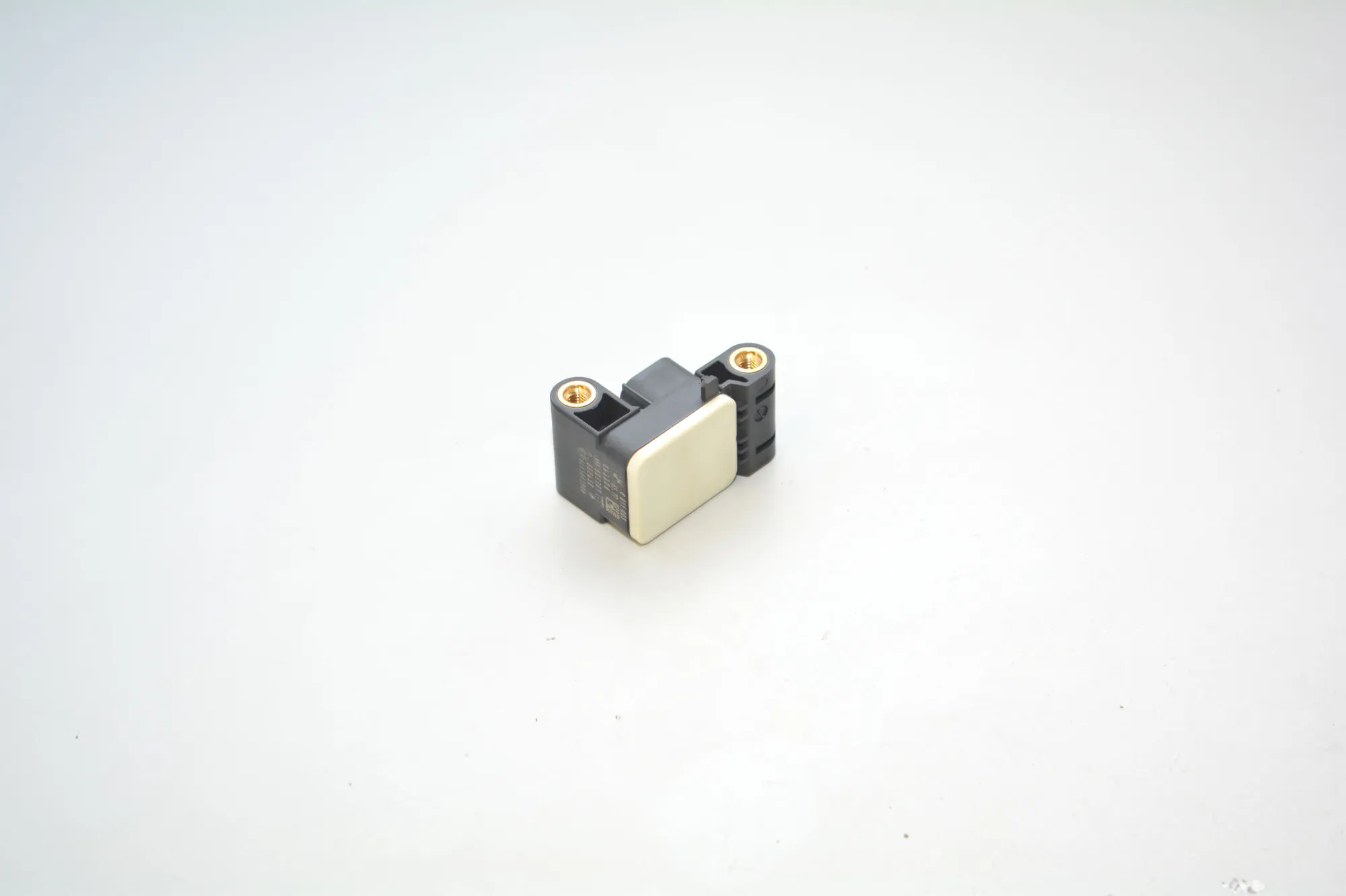Front Right Impact Sensor – OEM 6911003 · BMW 3 (E90) 330 d 2009 – 4