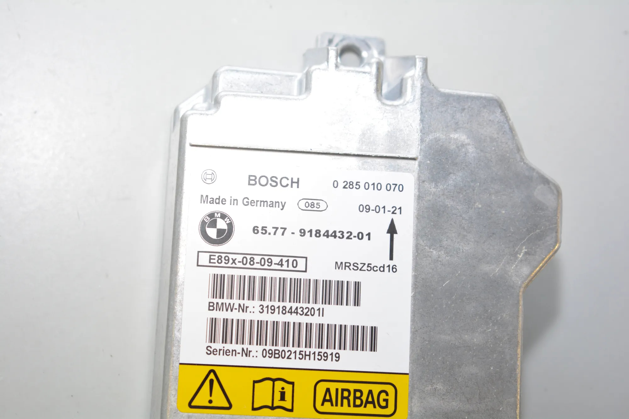 SRS Control Unit – OEM 0285010070 · BMW 3 (E90) 330 d 2009 – 4