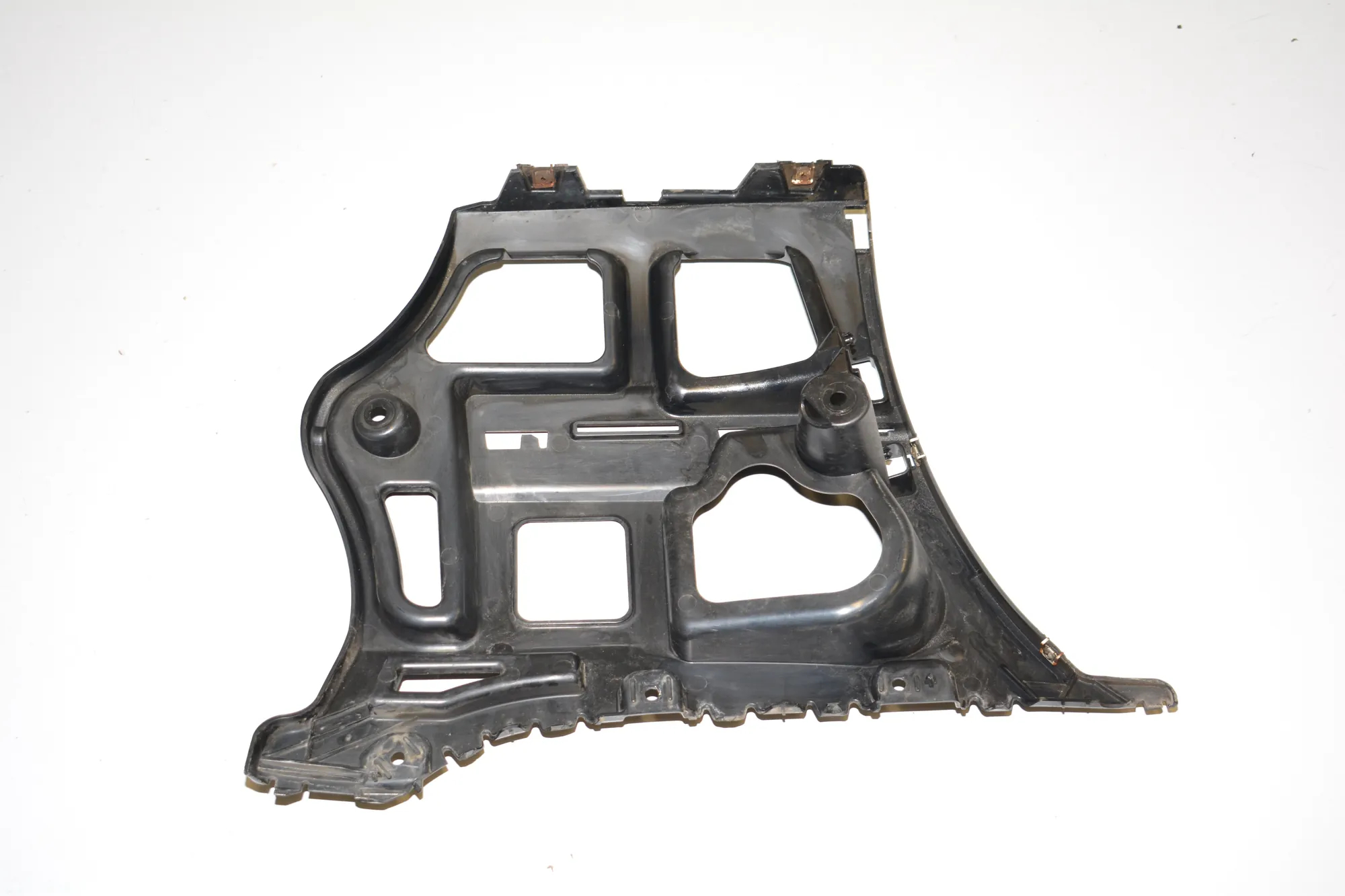 Rear Right Bumper Bracket – OEM 7202668 · BMW 3 (E90) 330 d 2009 – 4