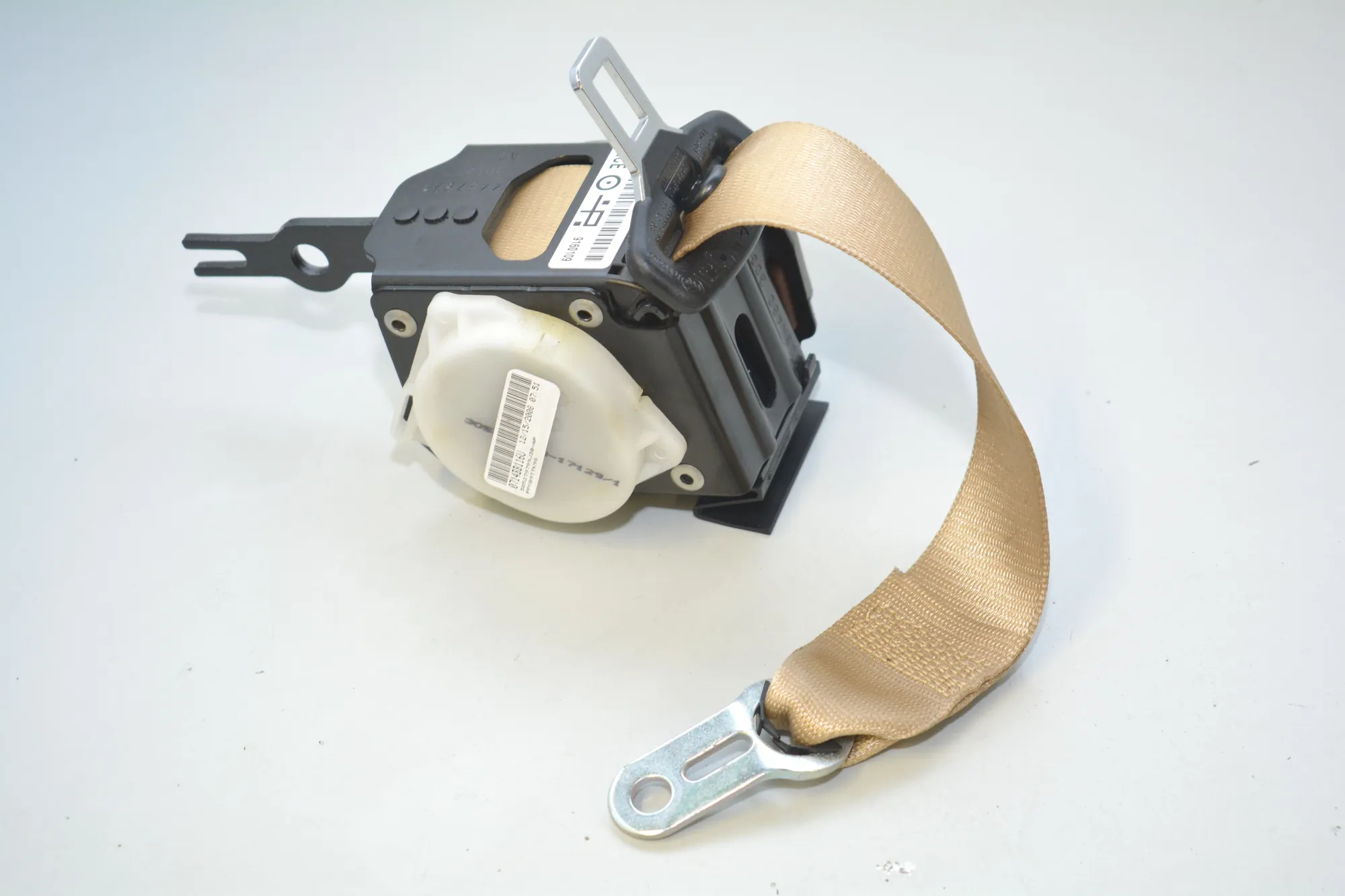 Rear Left Seatbelt – OEM 9160109 · BMW 3 (E90) 330 d 2009 – 2