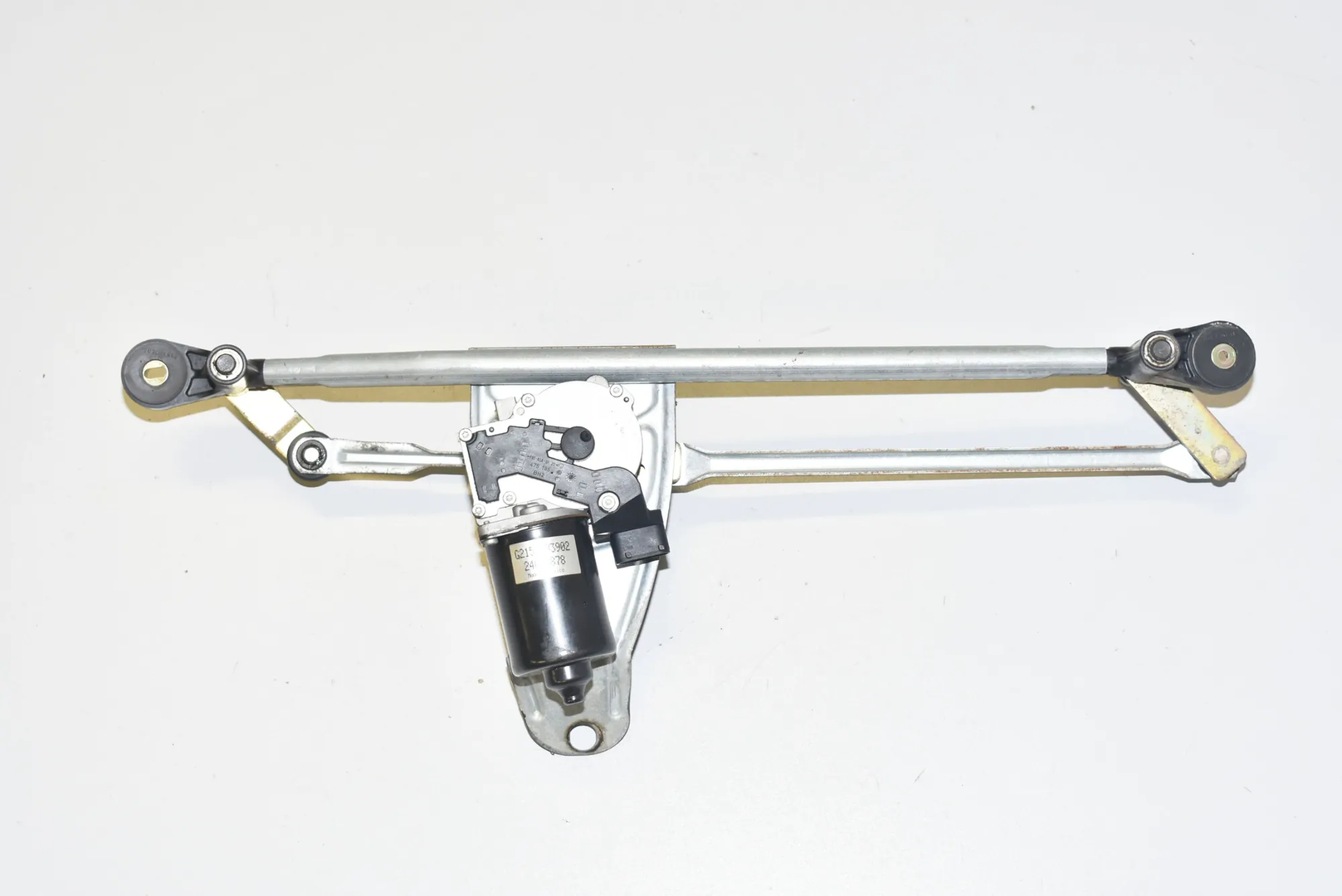 Front Windshield Wiper Mechanism – OEM 7046571 · BMW X5 (E53) 4.6 is 2002 – 3