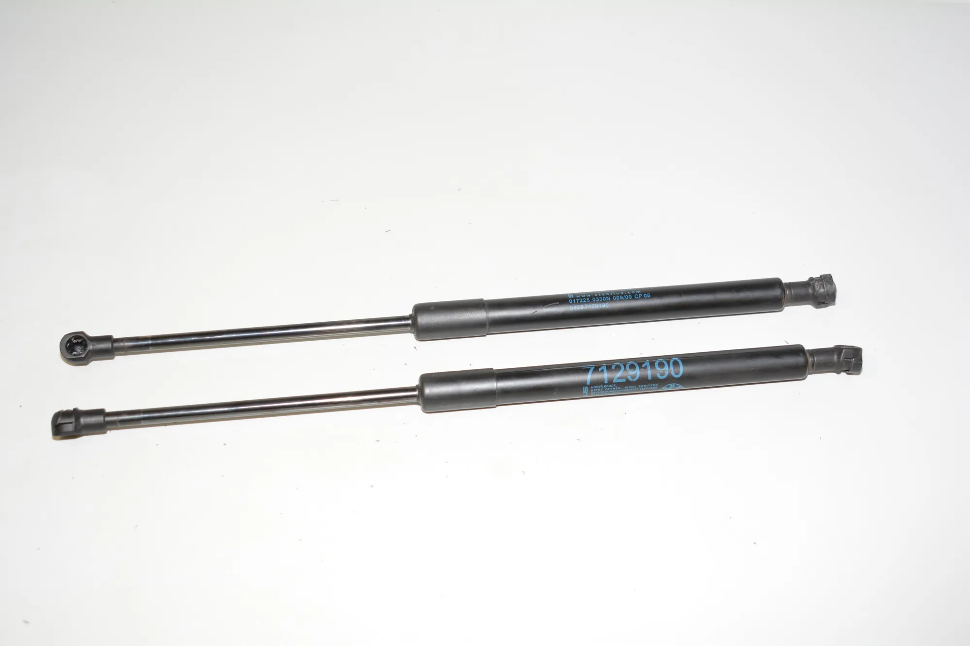 Front Left Bonnet Strut – OEM 7129190 · BMW 3 (E90) 330 d 2009 – 2