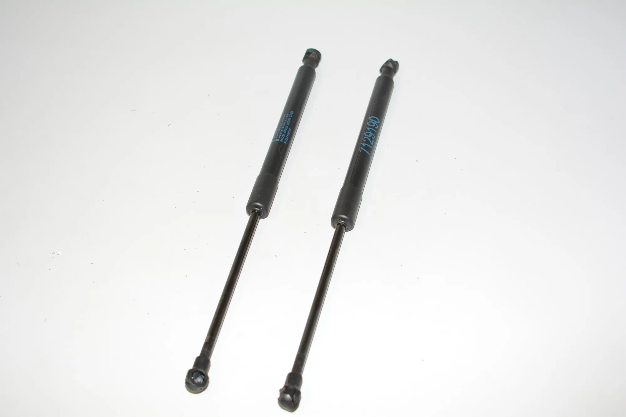 Front Left Bonnet Strut – OEM 7129190 · BMW 3 (E90) 330 d 2009 – 3