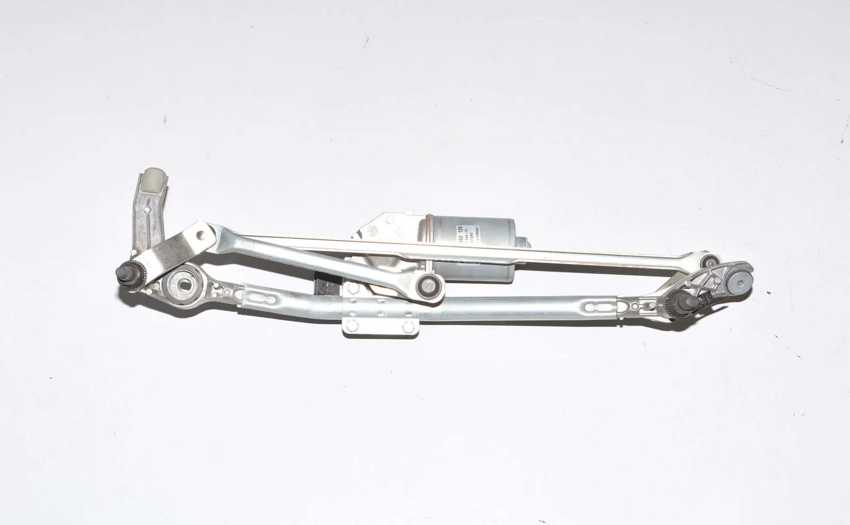 Front Windshield Wiper Mechanism – OEM 6978264 · BMW 3 (E90) 330 d 2009 – 2