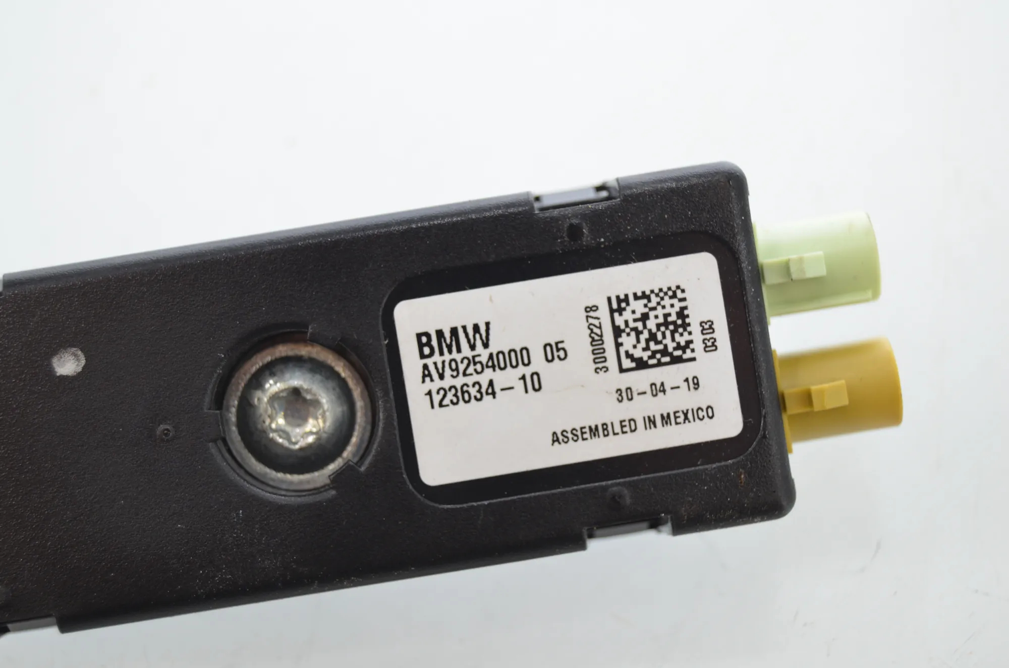 Antenna Amplifier – OEM 9325735 · BMW i3 (I01) s Range Extender 2019 – 11