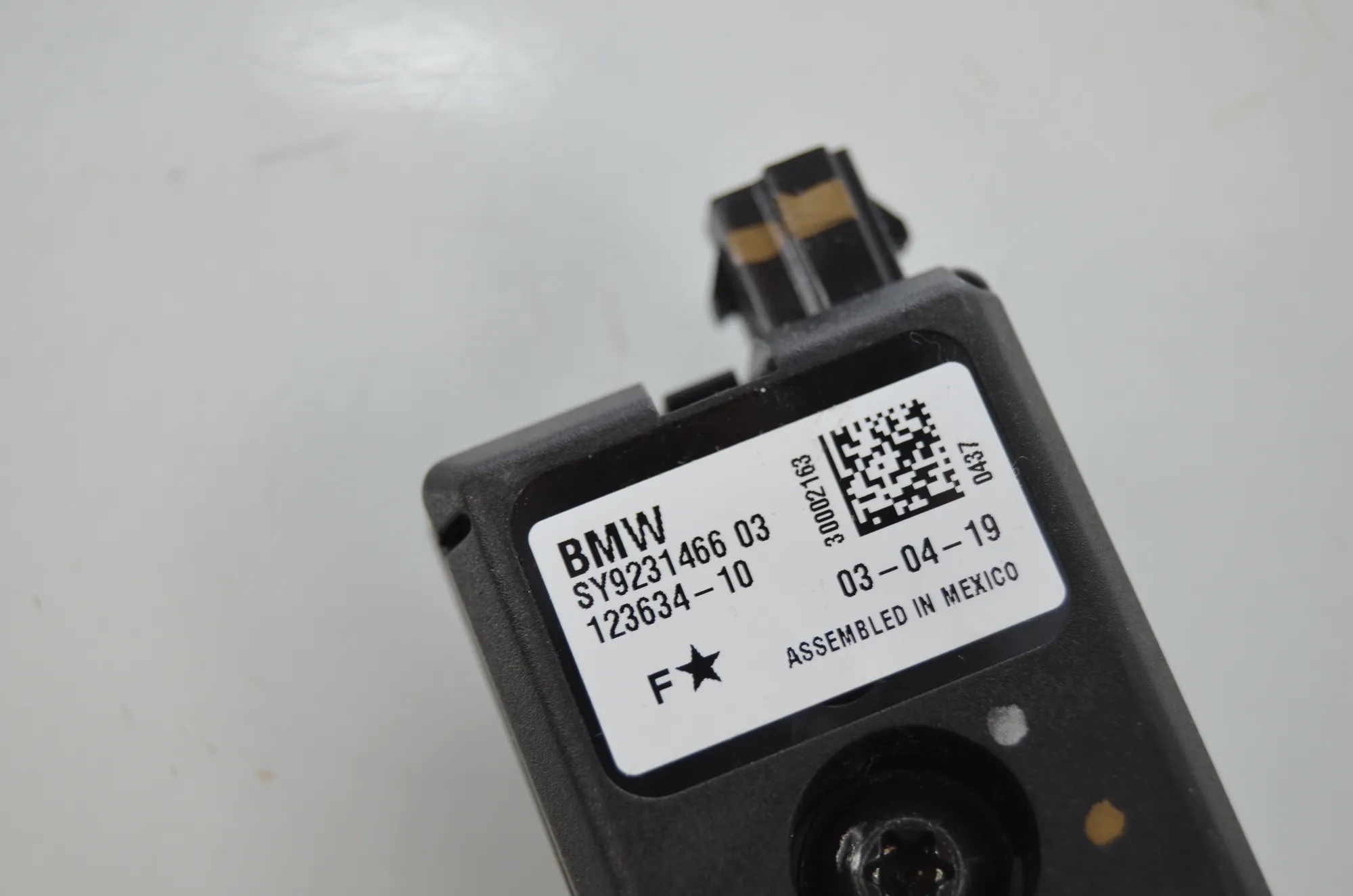 Antenna Amplifier – OEM 9325735 · BMW i3 (I01) s Range Extender 2019 – 9