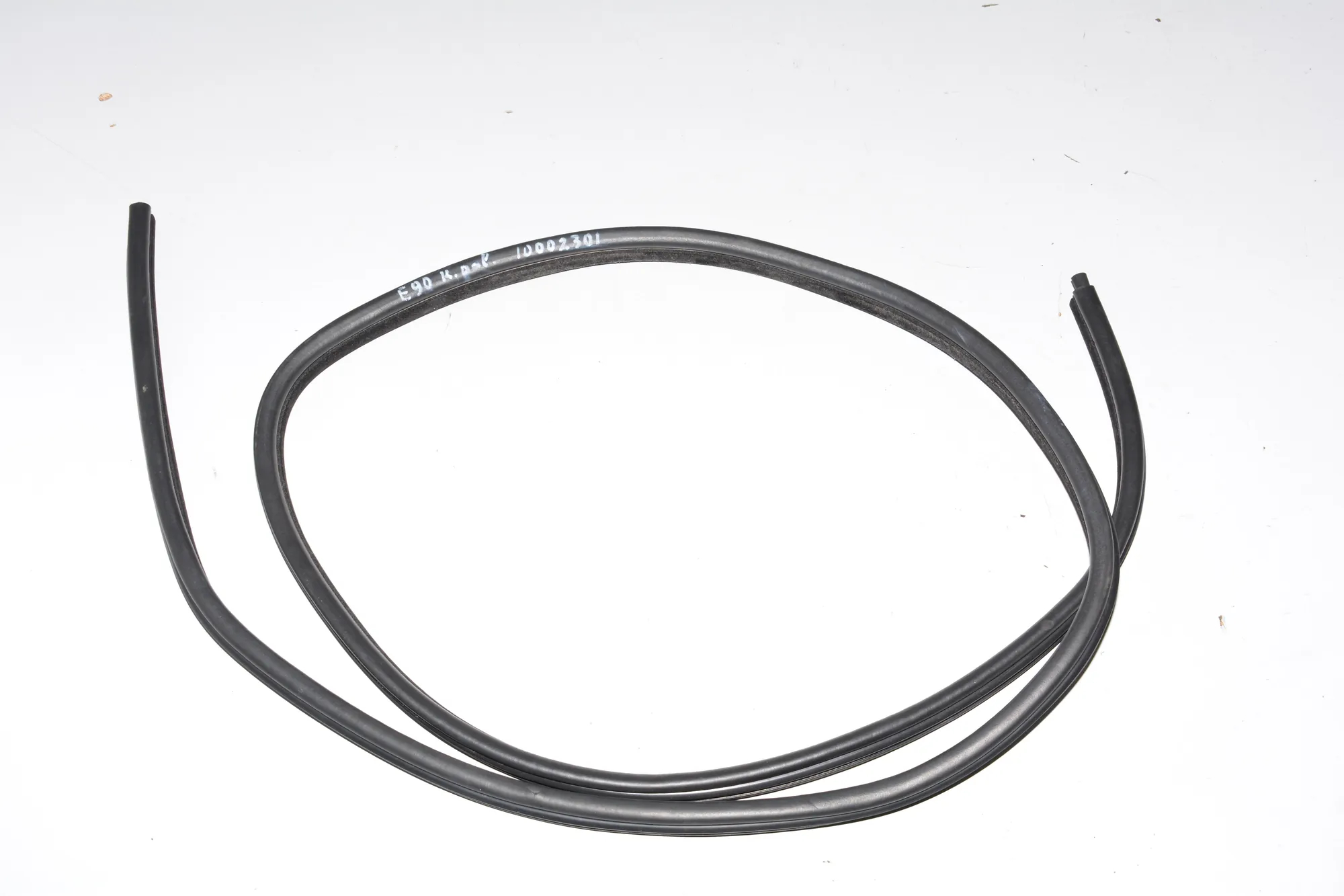 Rear Left Door Seal Rubber – OEM 7060288 · BMW 3 (E90) 330 d 2009 – 2